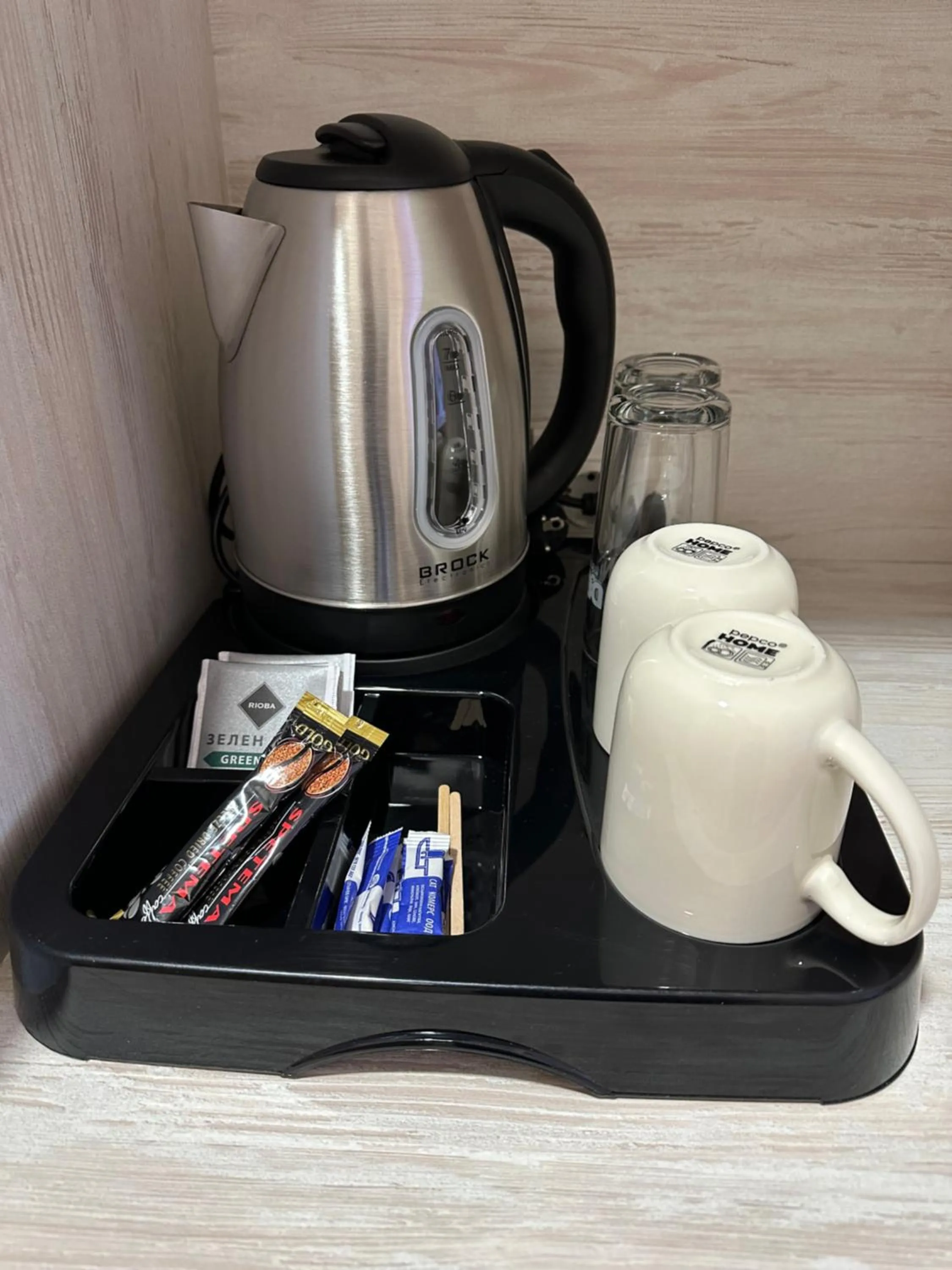 Coffee/tea facilities in Oleander House and Tennis Club