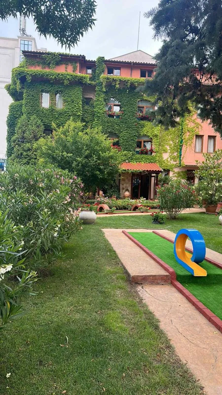 Property building in Oleander House and Tennis Club