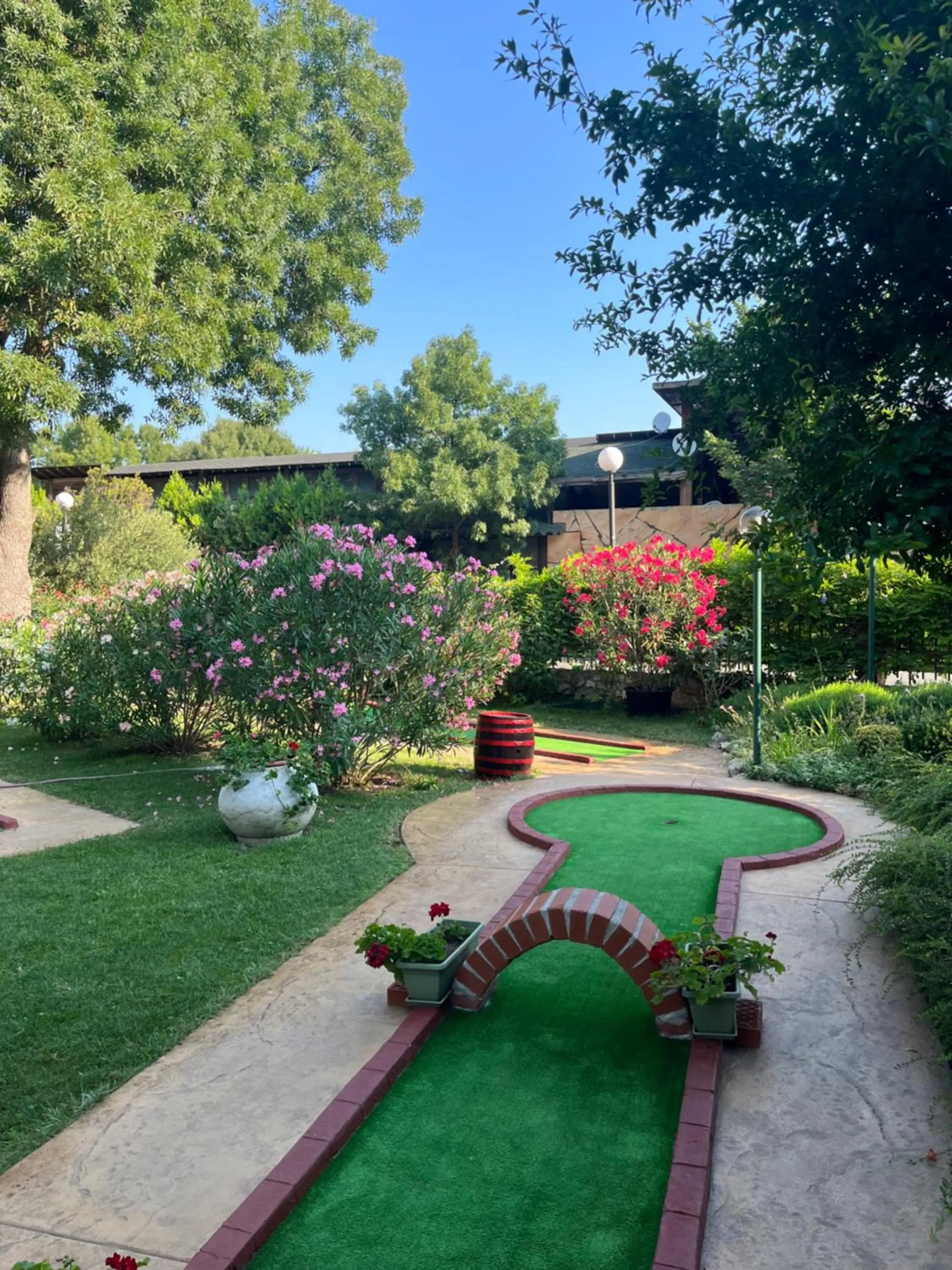 Garden in Oleander House and Tennis Club