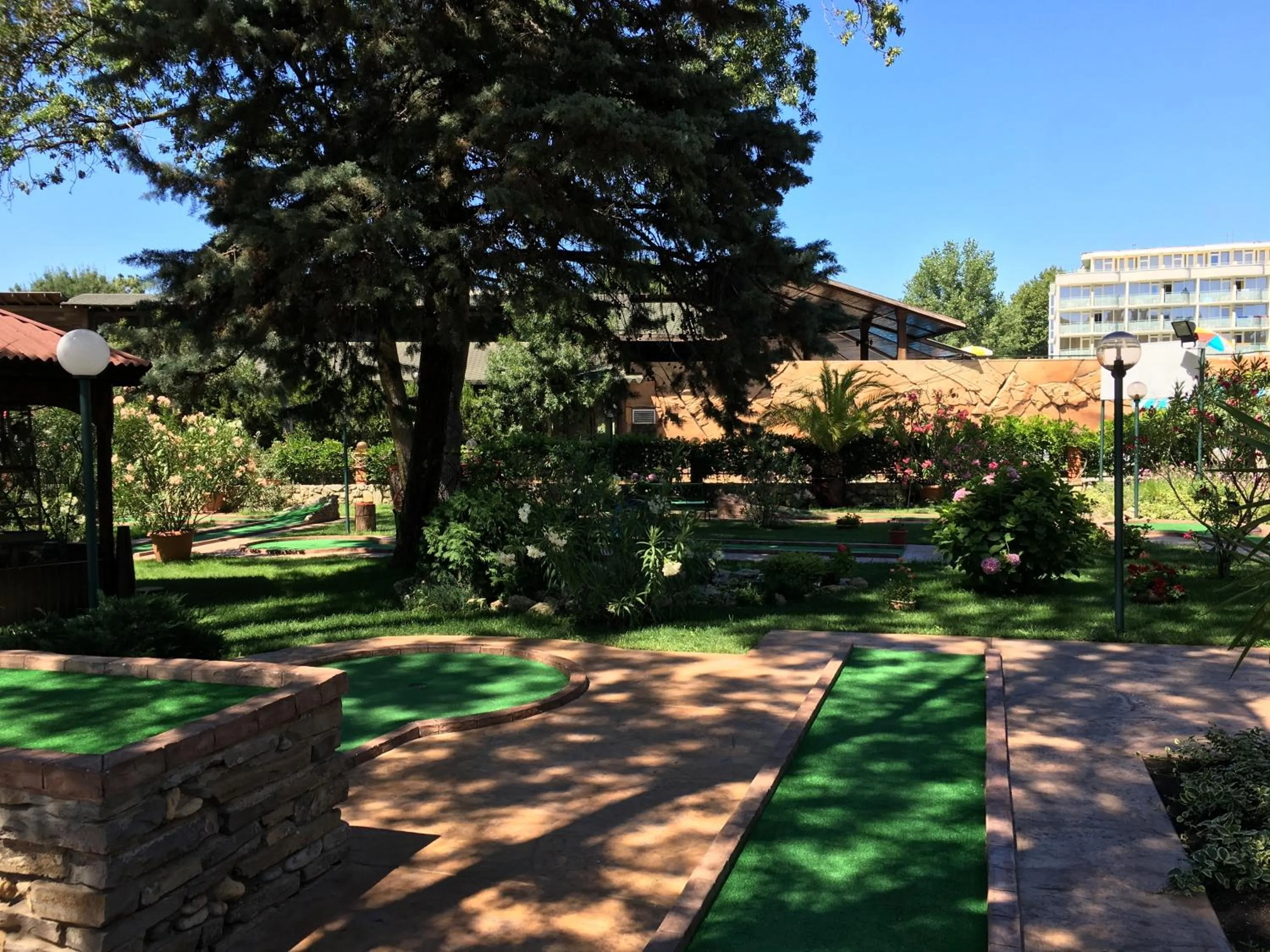 Minigolf in Oleander House and Tennis Club