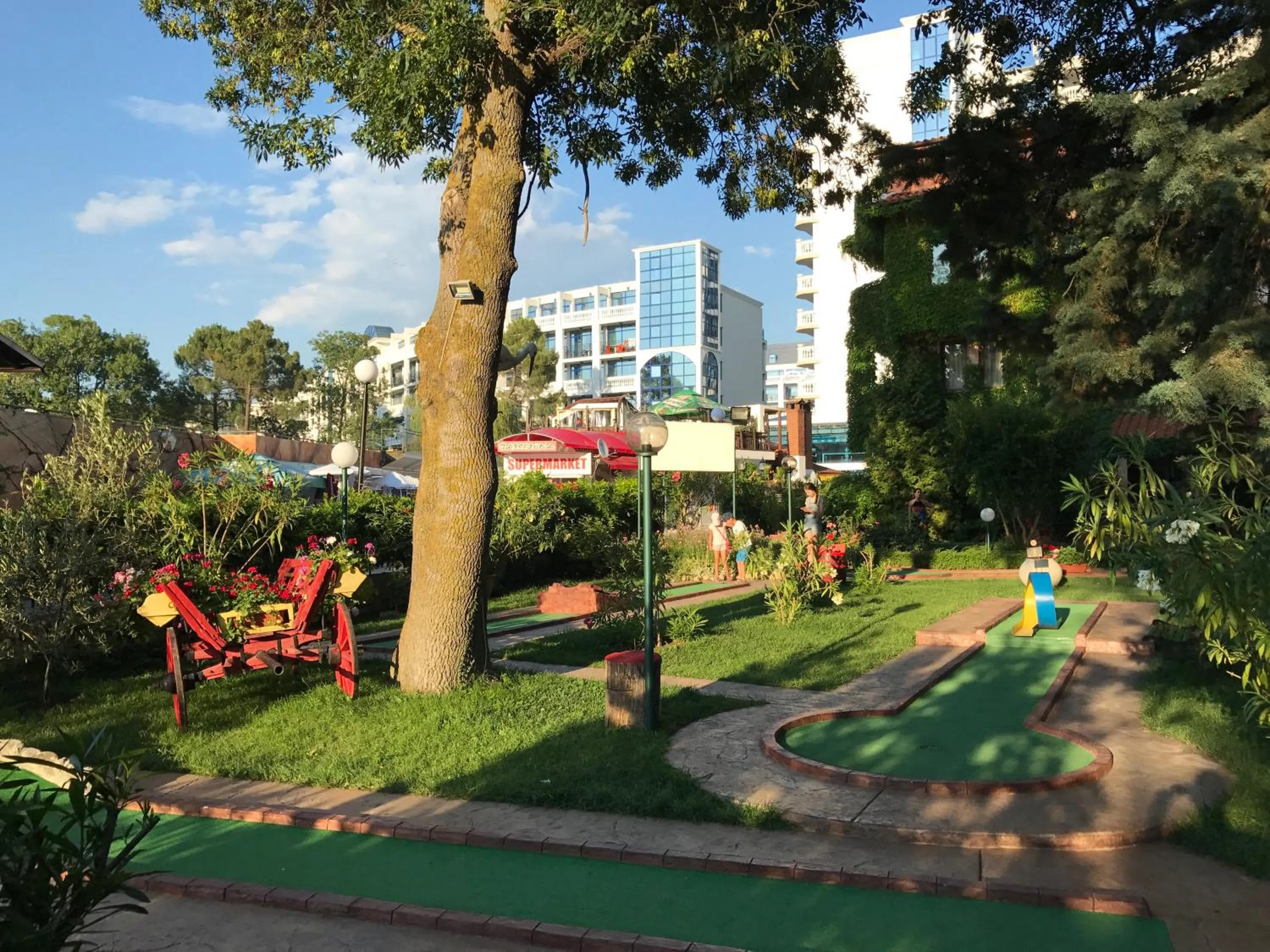 Garden in Oleander House and Tennis Club