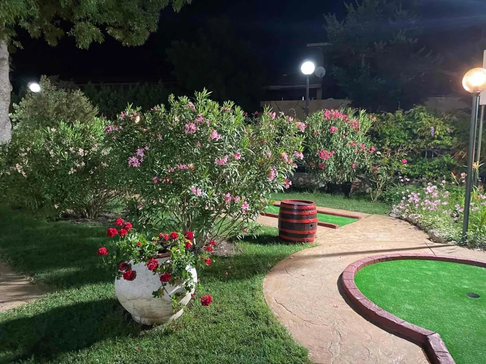 Garden in Oleander House and Tennis Club