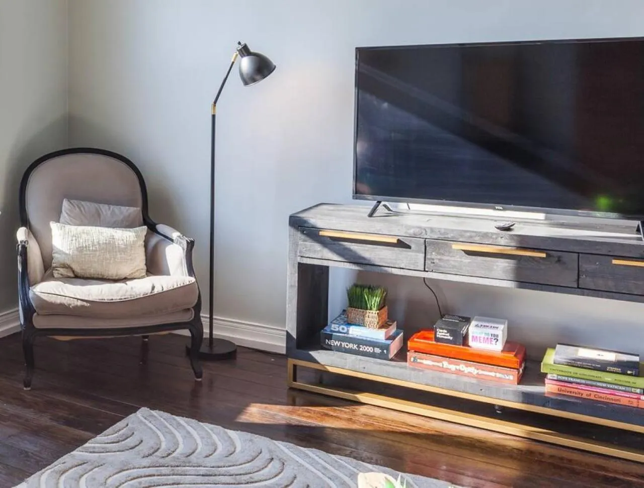 2 Large Apts w Parking - Downtown Over the Rhine