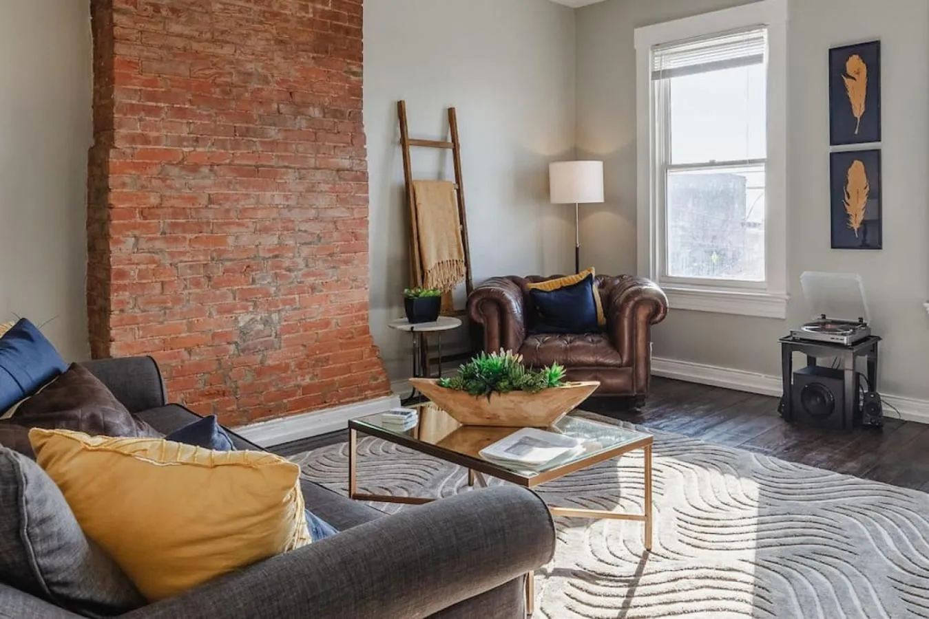 2 Large Apts w Parking - Downtown Over the Rhine