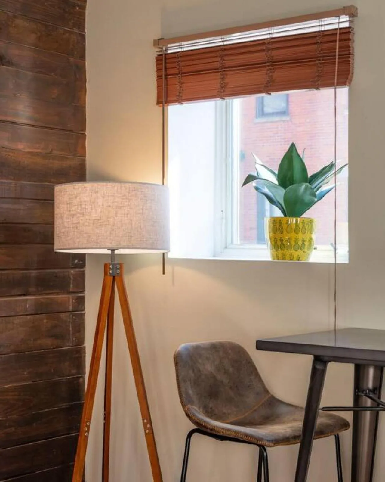Broadway Suites - Stunning Downtown Condos