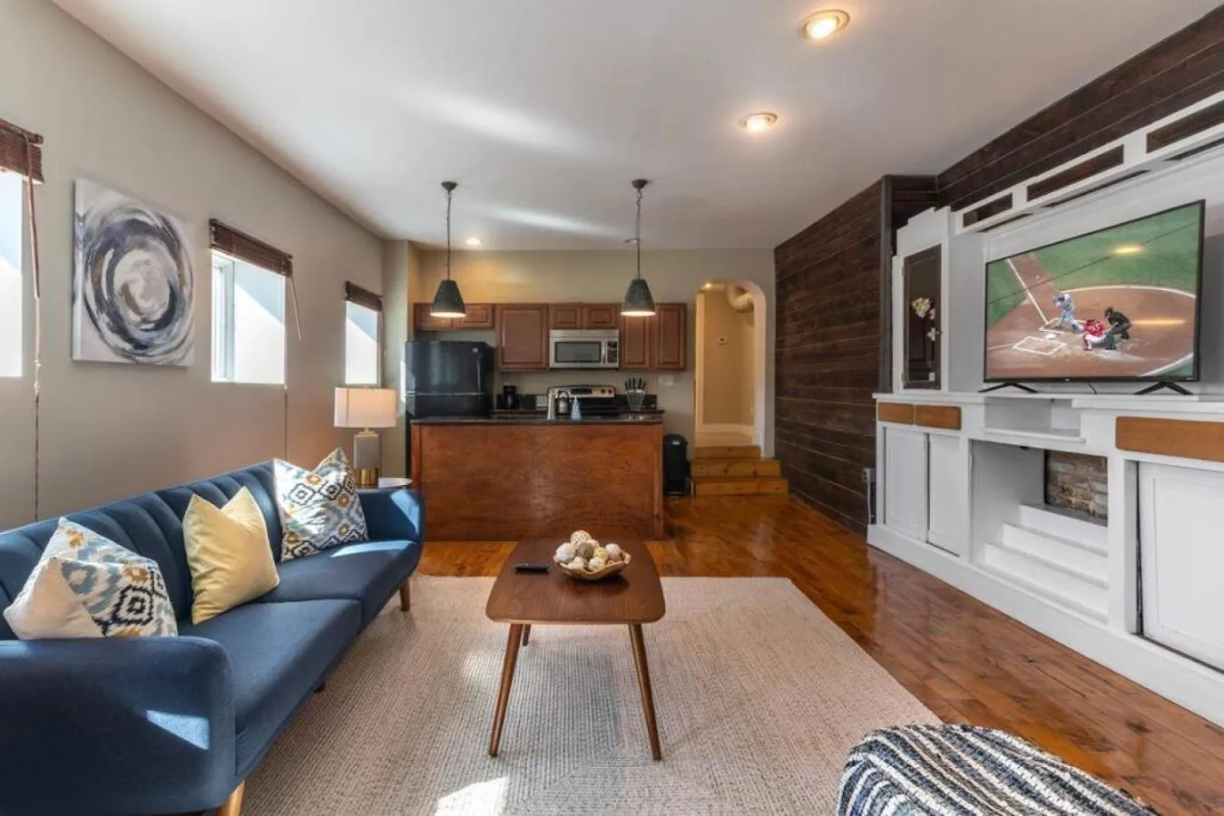 Broadway Suites - Stunning Downtown Condos