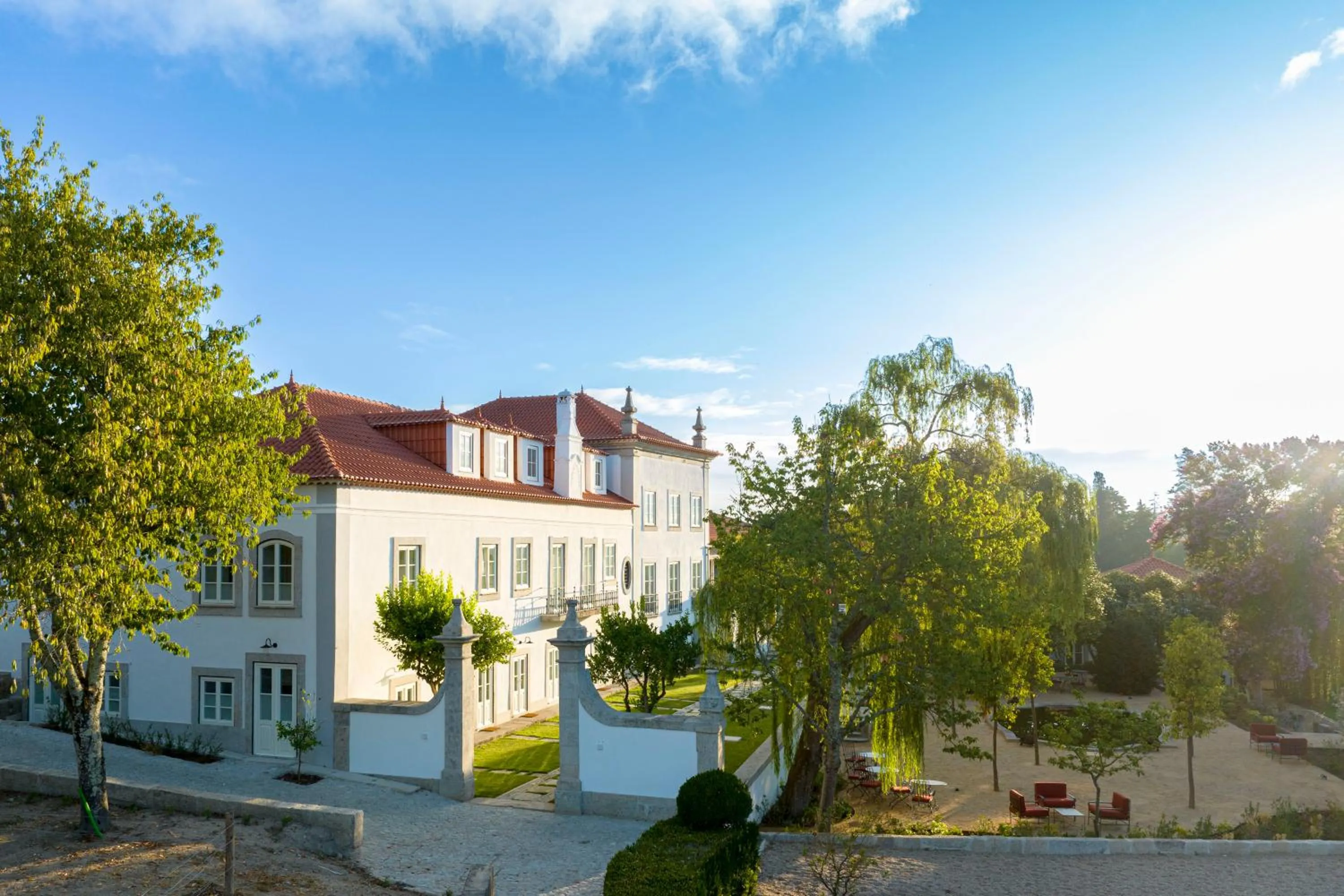 Facade/entrance in Valverde Santar Hotel & SPA - Relais & Châteaux