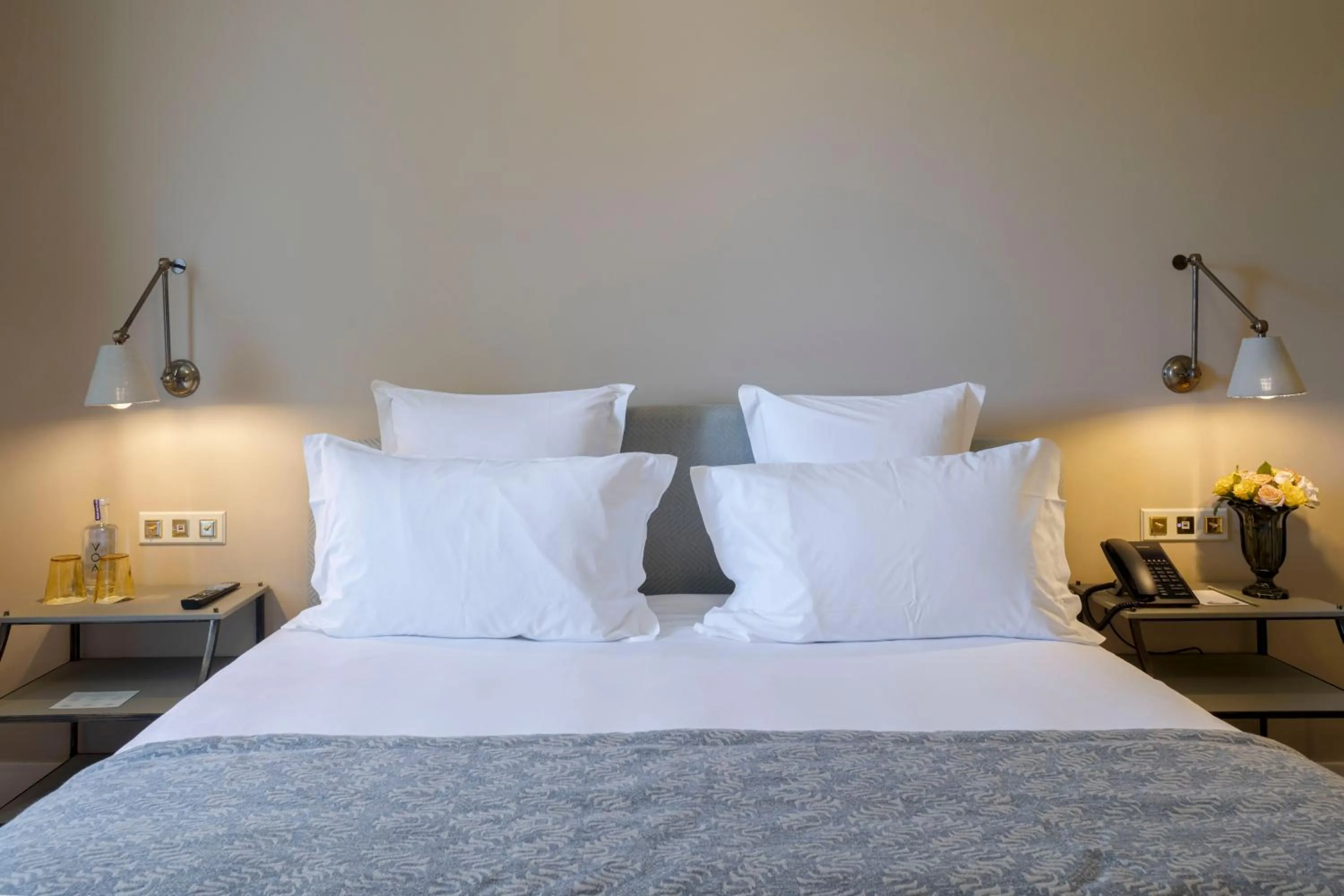 Bedroom, Bed in Valverde Santar Hotel & SPA - Relais & Châteaux