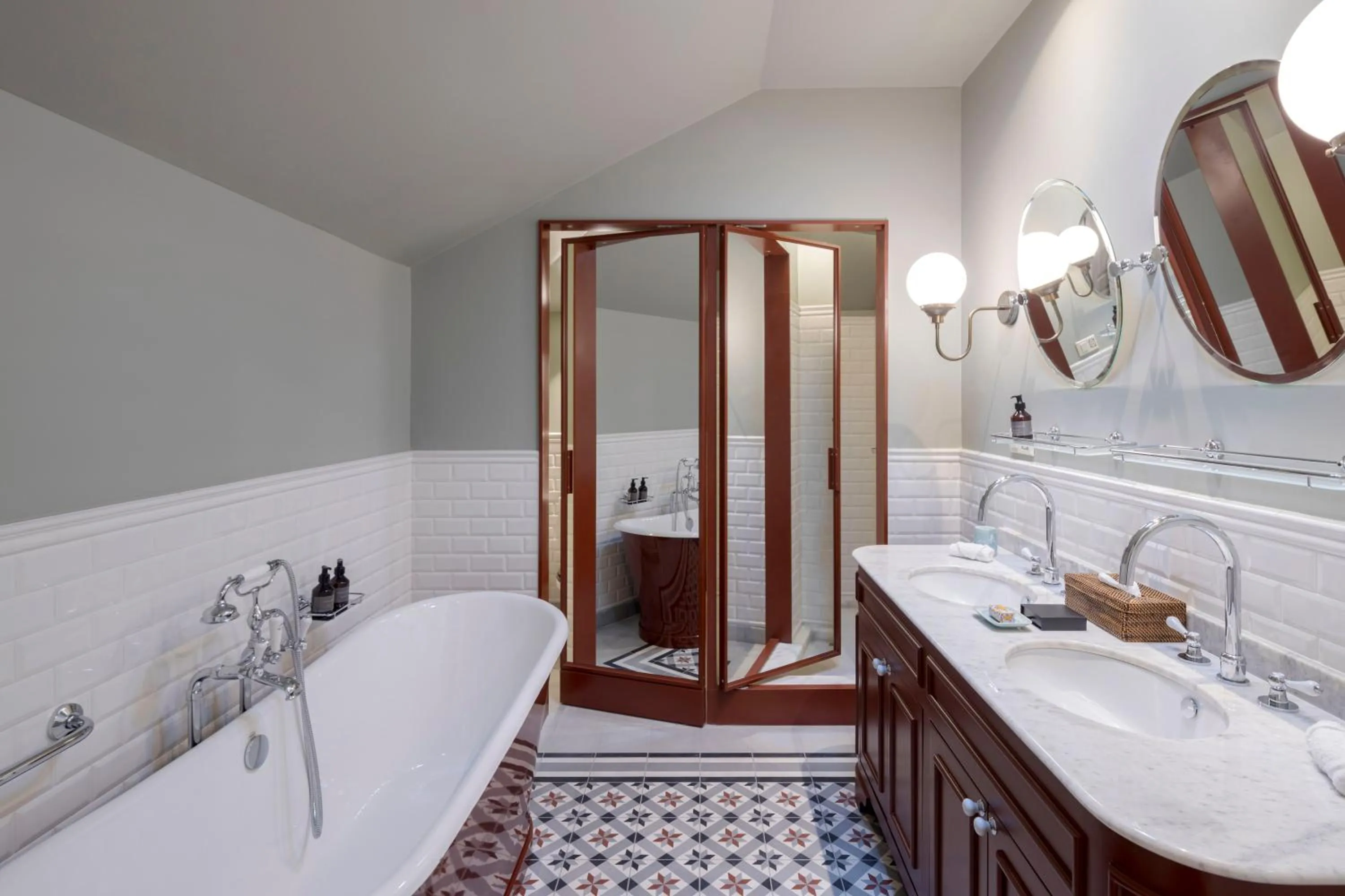 Bathroom in Valverde Santar Hotel & SPA - Relais & Châteaux