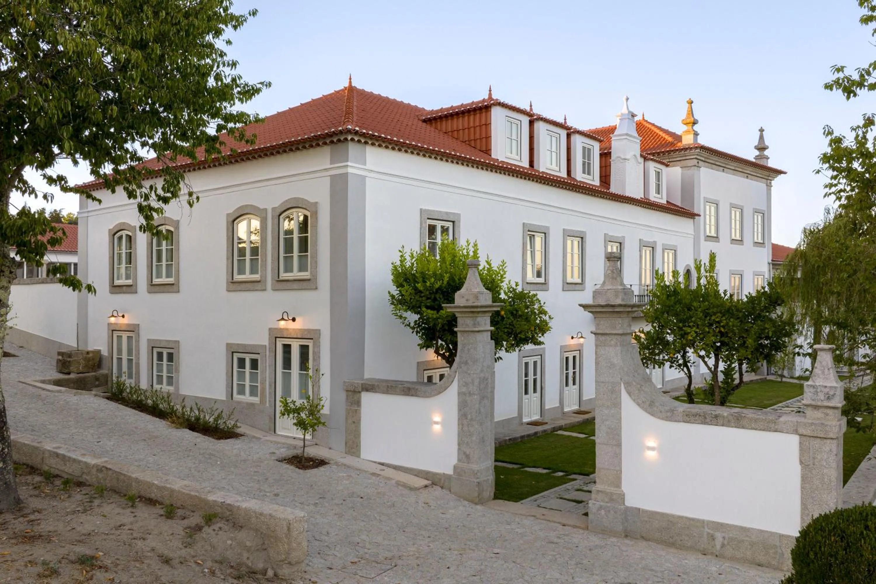 Property building in Valverde Santar Hotel & SPA - Relais & Châteaux