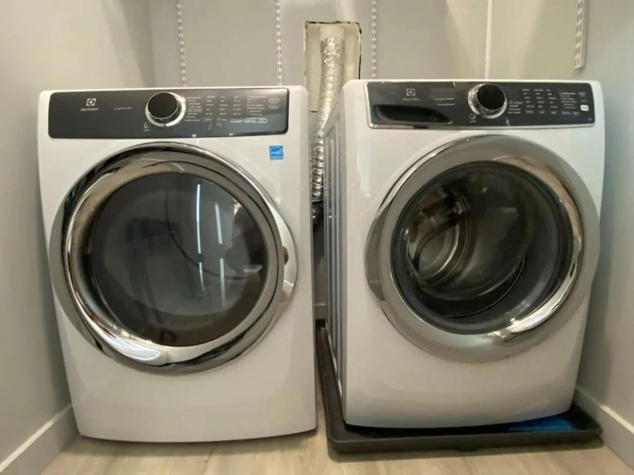 ZANGO Explore OTR and Downtown from a Renovated Condo