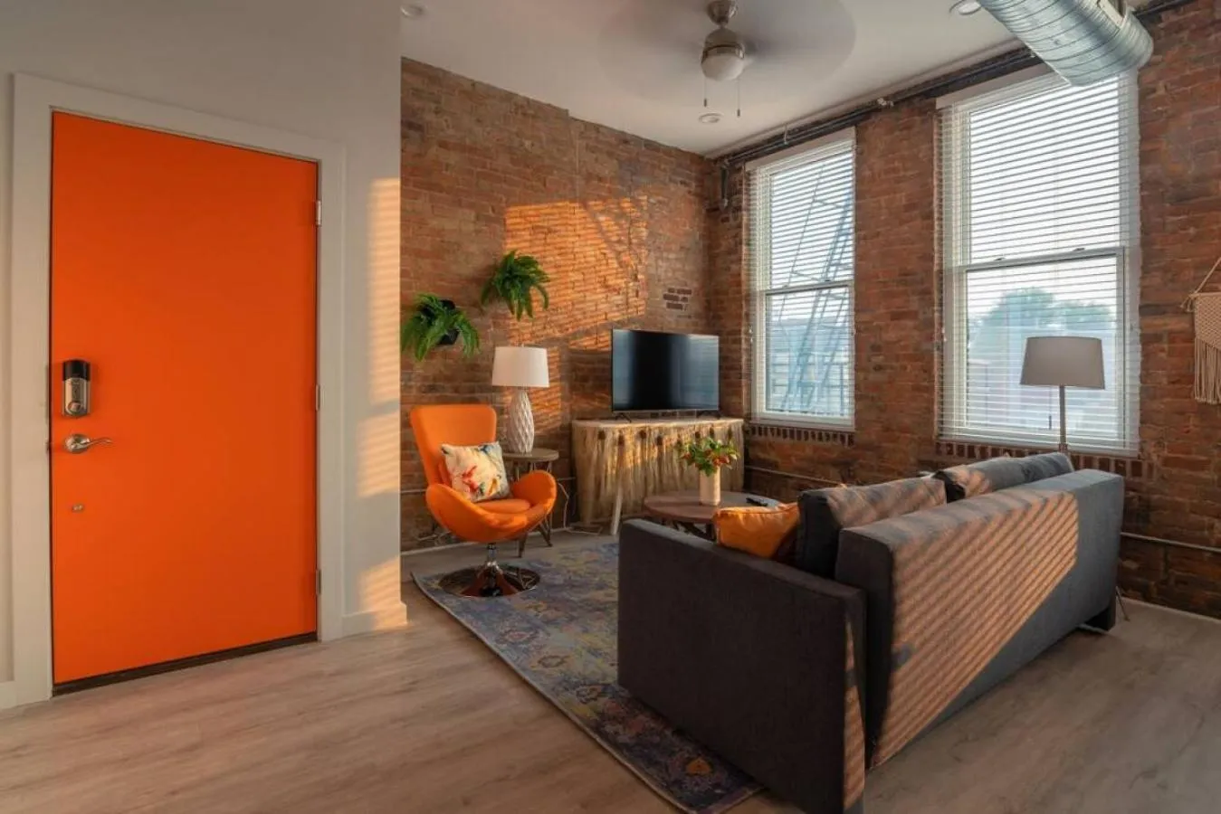 ZANGO Explore OTR and Downtown from a Renovated Condo