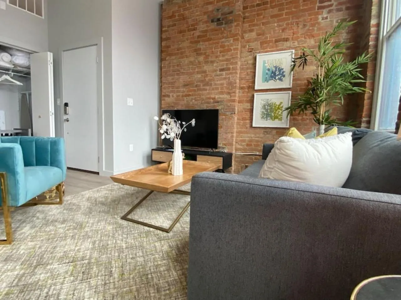 SWIZZLE Explore OTR and Downtown from Rhinegeist