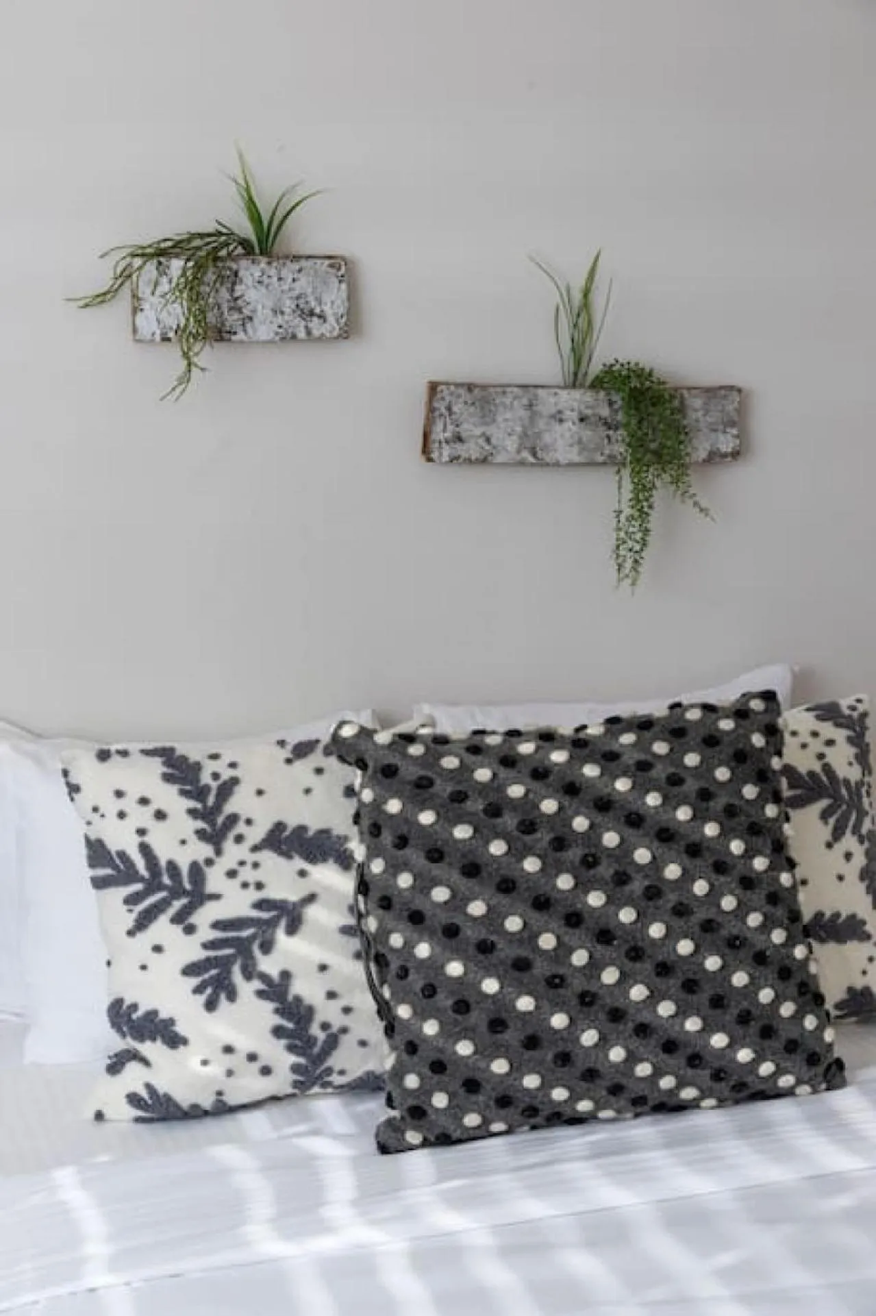 Bed in Deluxe 6 Bedroom 3 Min to Downtown w 2-car Driveway