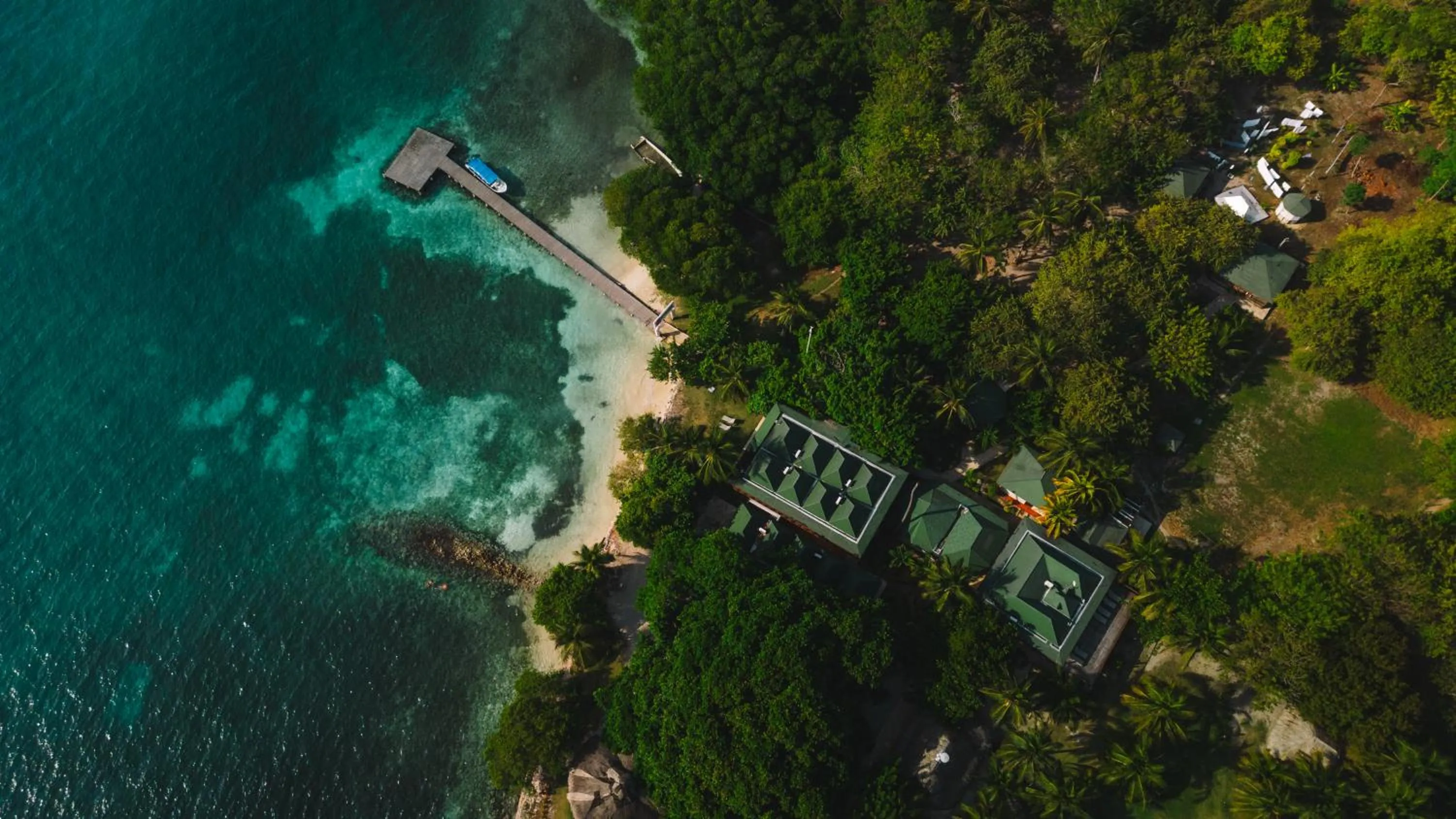 Property building in Hotel Rosario de Mar by Tequendama