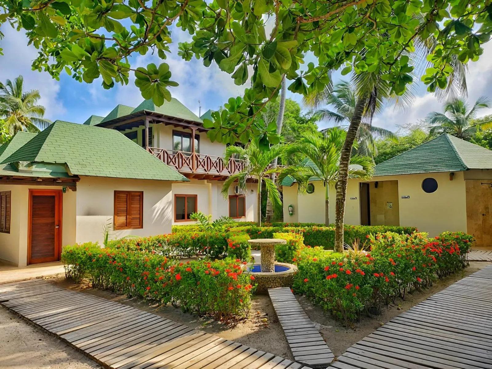 Garden in Hotel Rosario de Mar by Tequendama