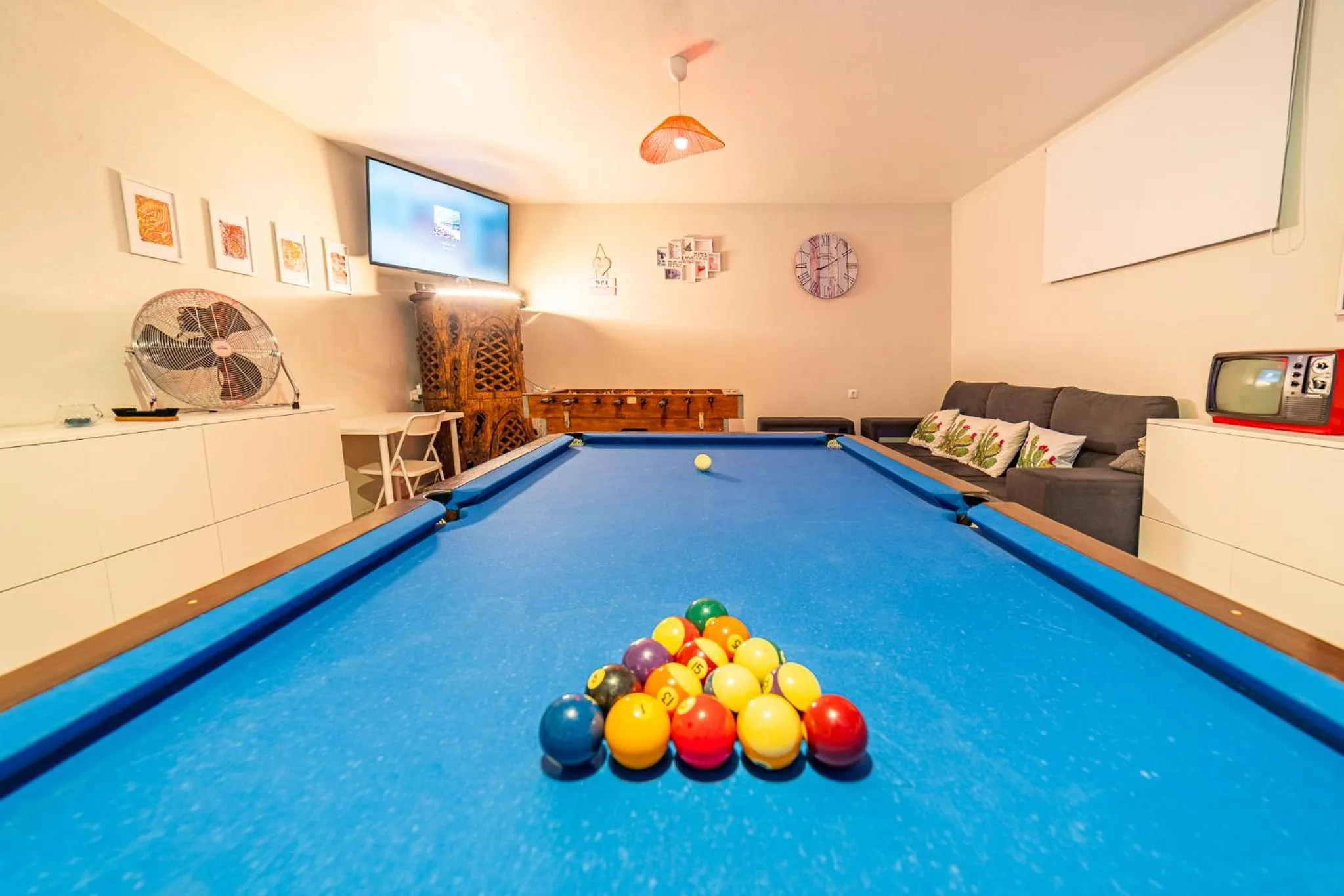 Communal lounge/ TV room in 4Ever Palace Design&Nature