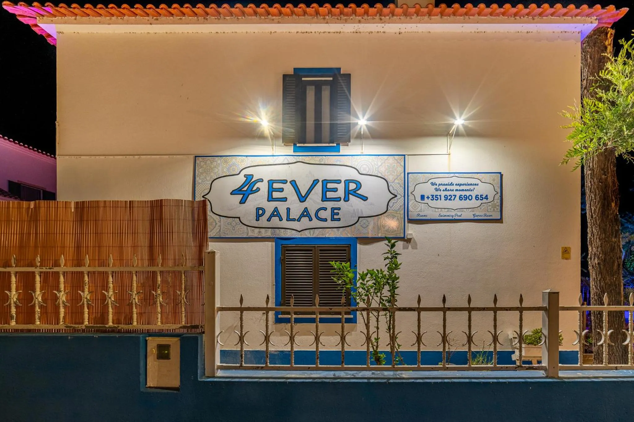 Property logo or sign in 4Ever Palace Design&Nature