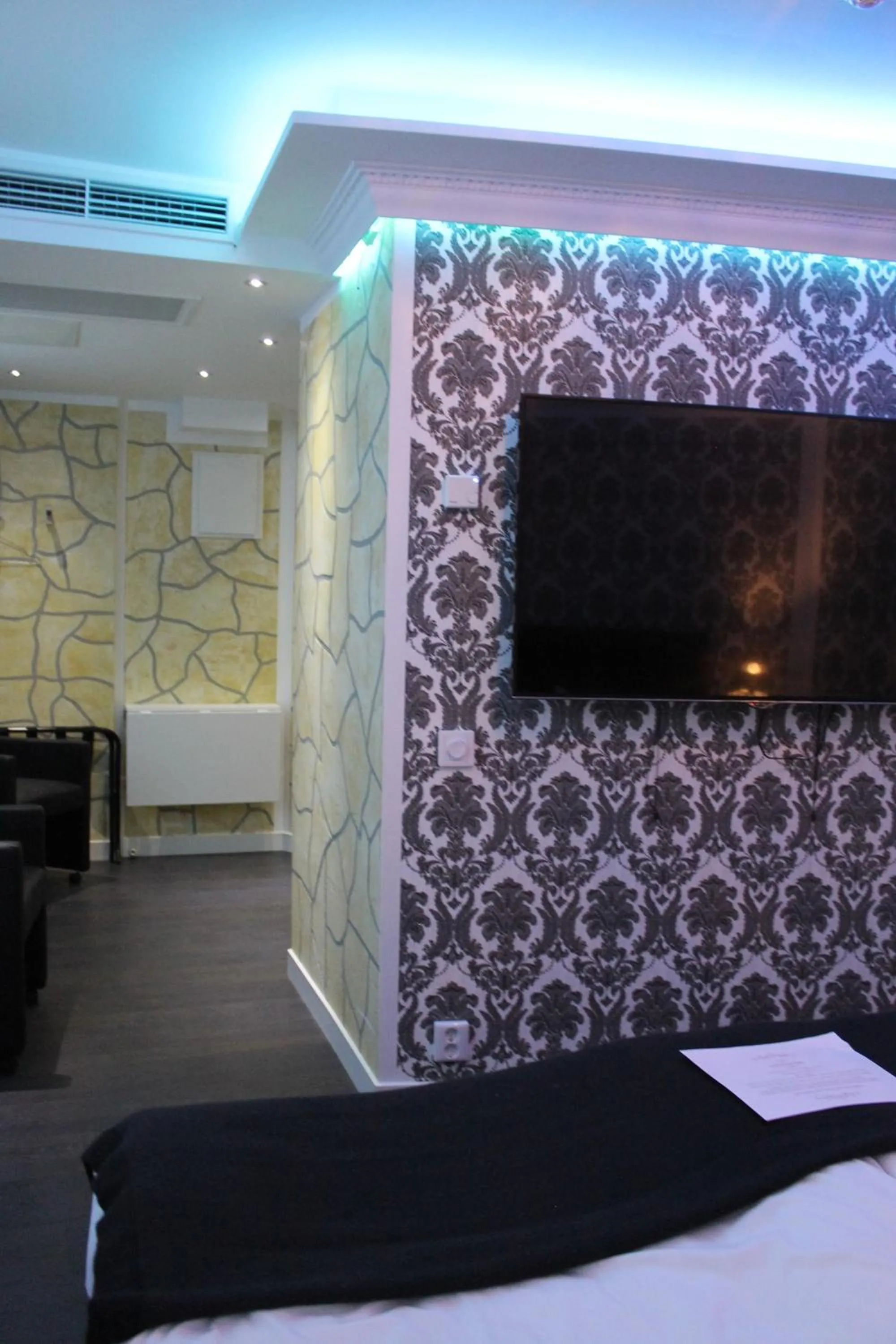 Bed in Skänninge stadshotell