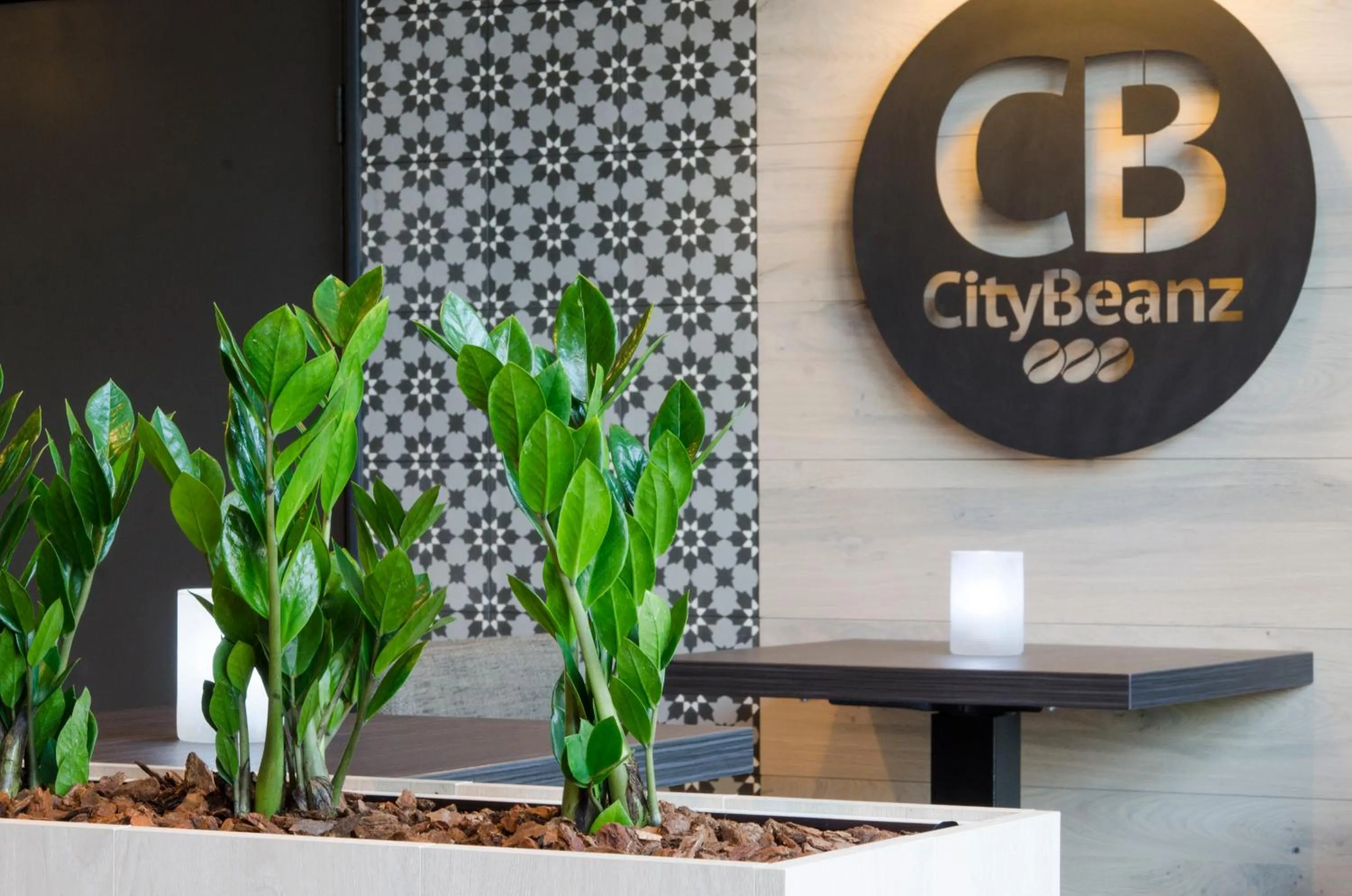 Restaurant/places to eat in City2Beach Hotel