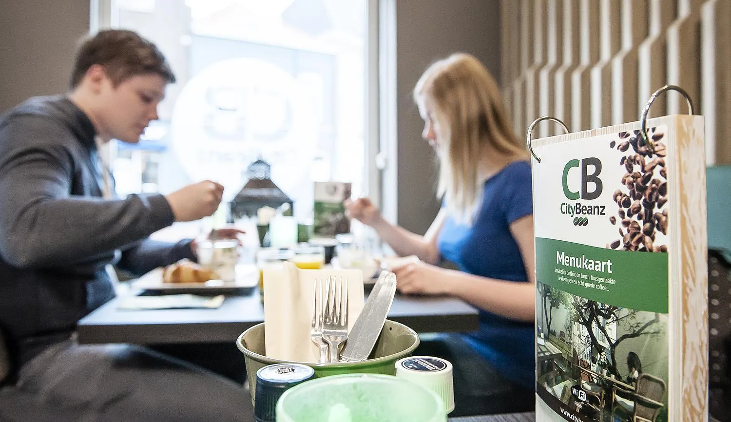 Restaurant/places to eat in City2Beach Hotel