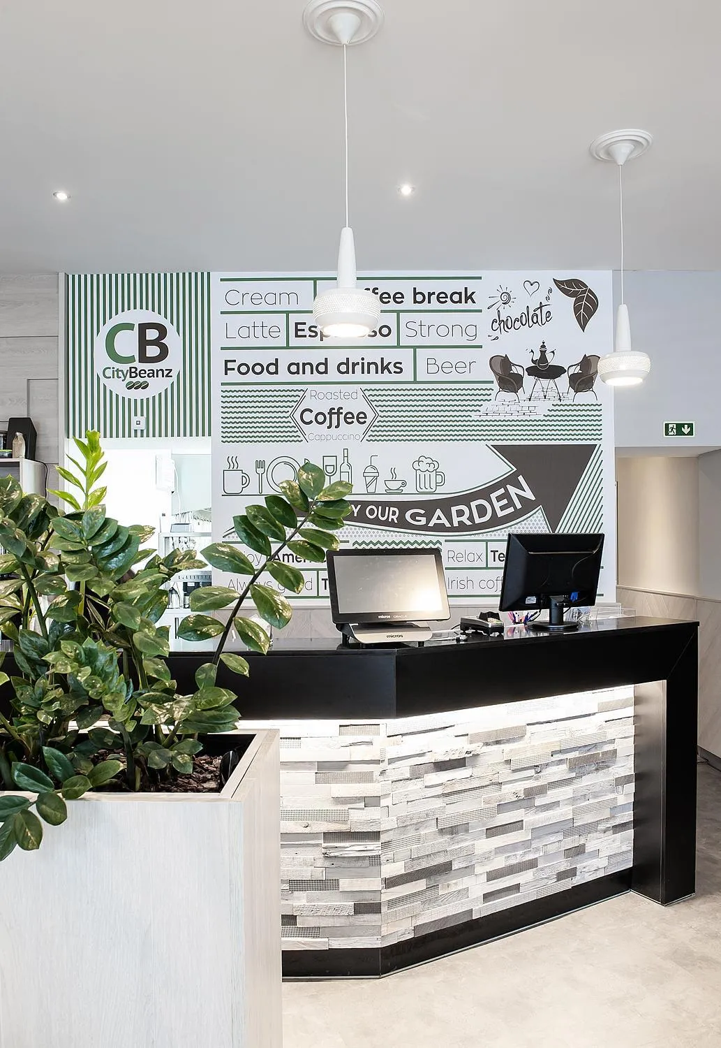 Restaurant/places to eat in City2Beach Hotel