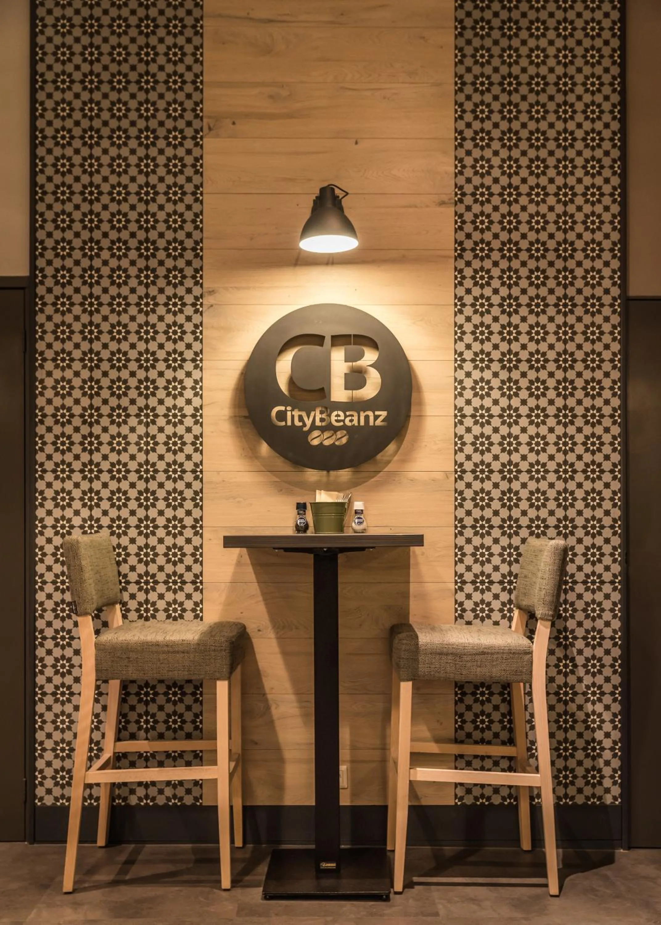 Restaurant/places to eat in City2Beach Hotel