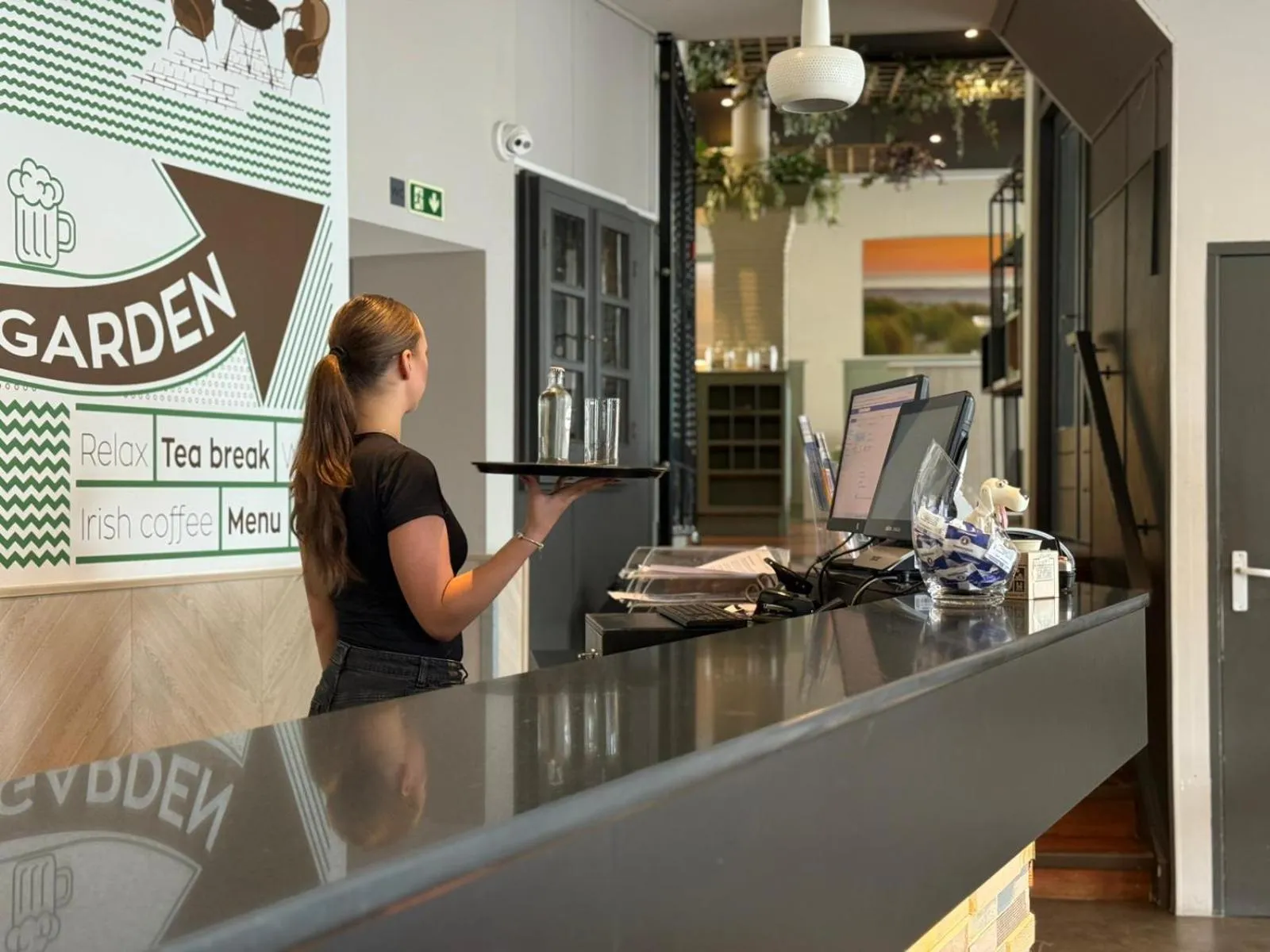 Restaurant/places to eat in City2Beach Hotel