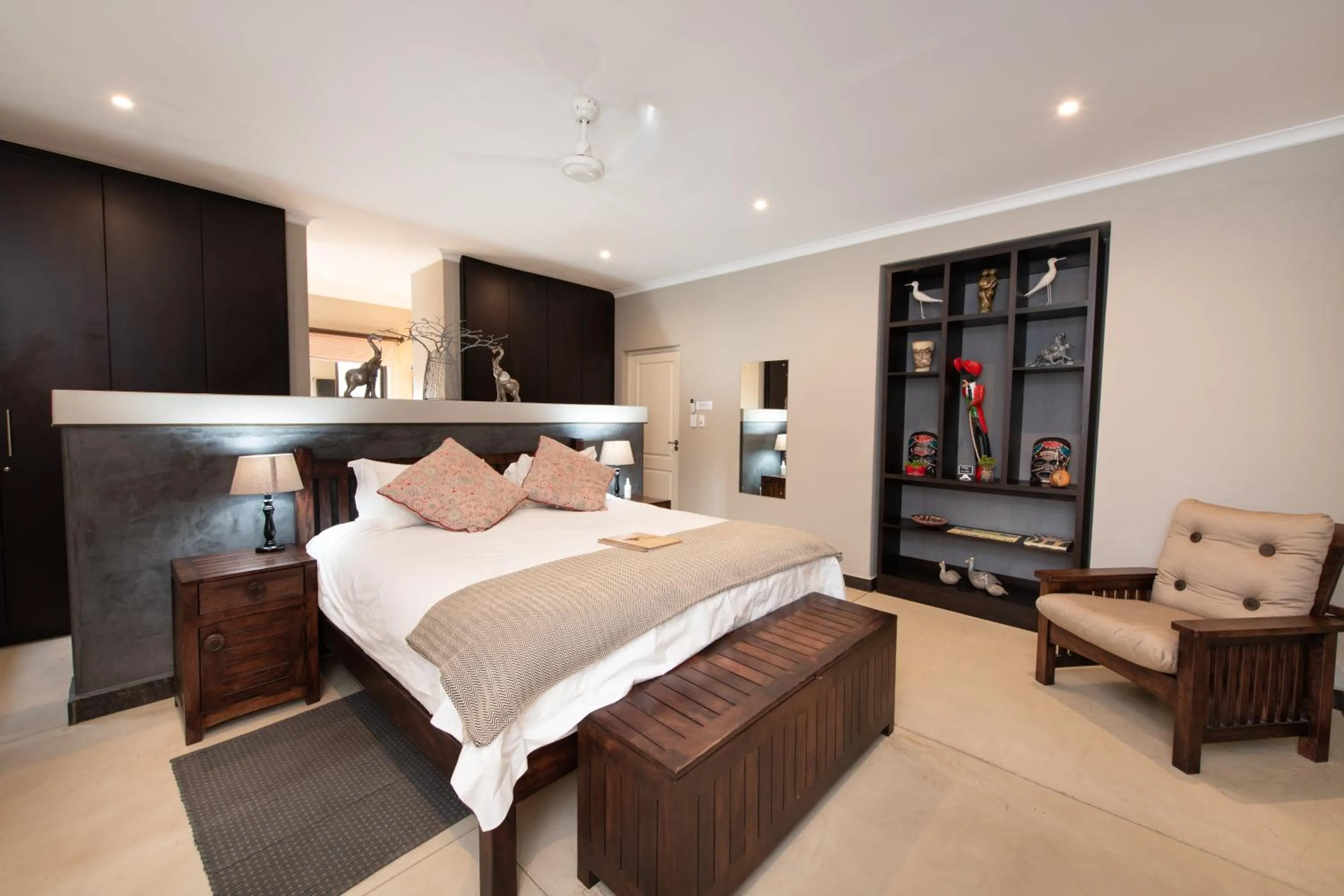 Seating area, Bed in Nyaleti Lodge