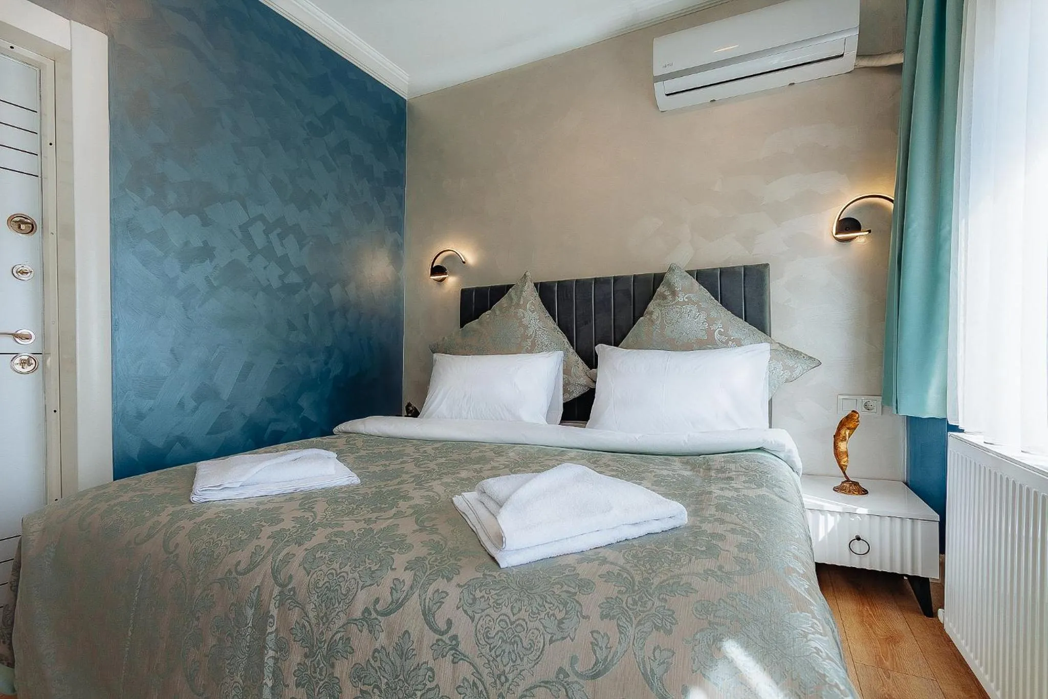 Bed in Taksim Bi Center Suites