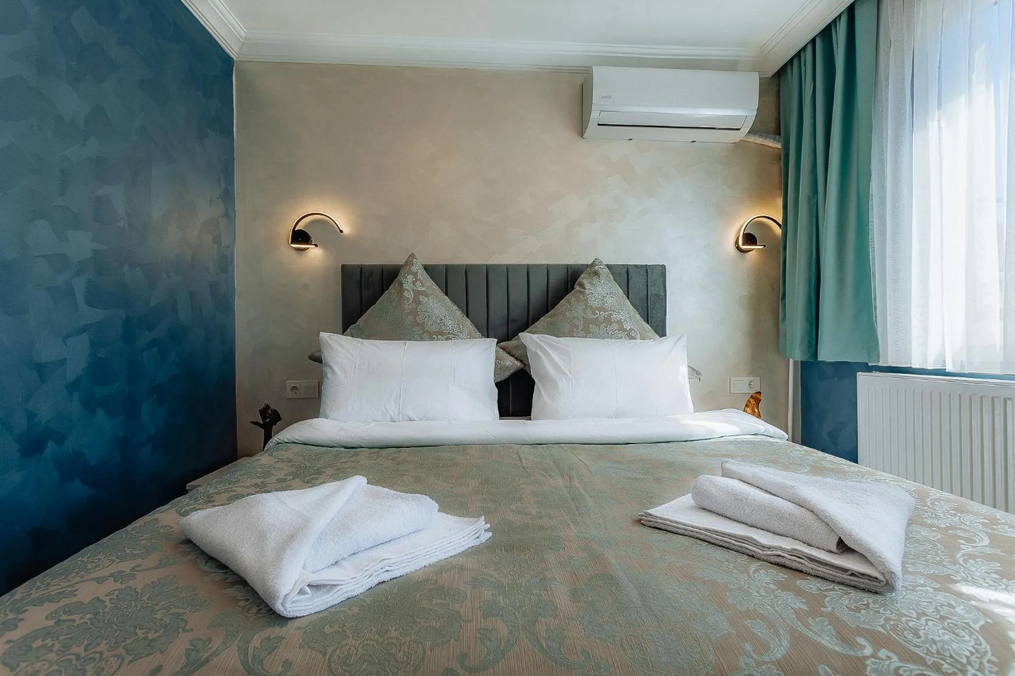 Bed in Taksim Bi Center Suites