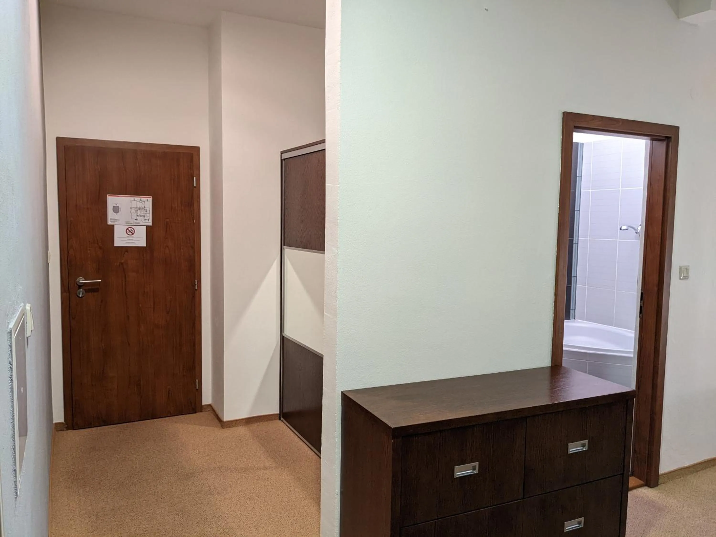 Bed in Garni Hotel Cosmopolitan