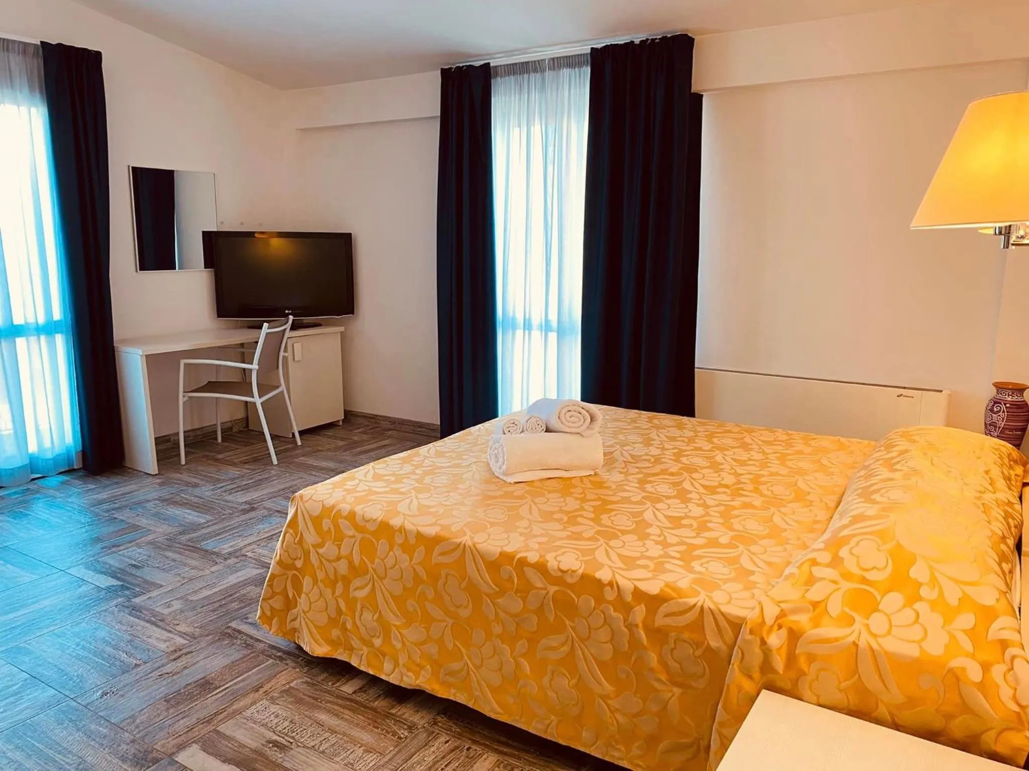 Bed in Hotel Muita di Mari