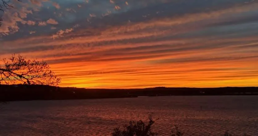 2 Kings Hot Tub Modern Cottage Hill Country