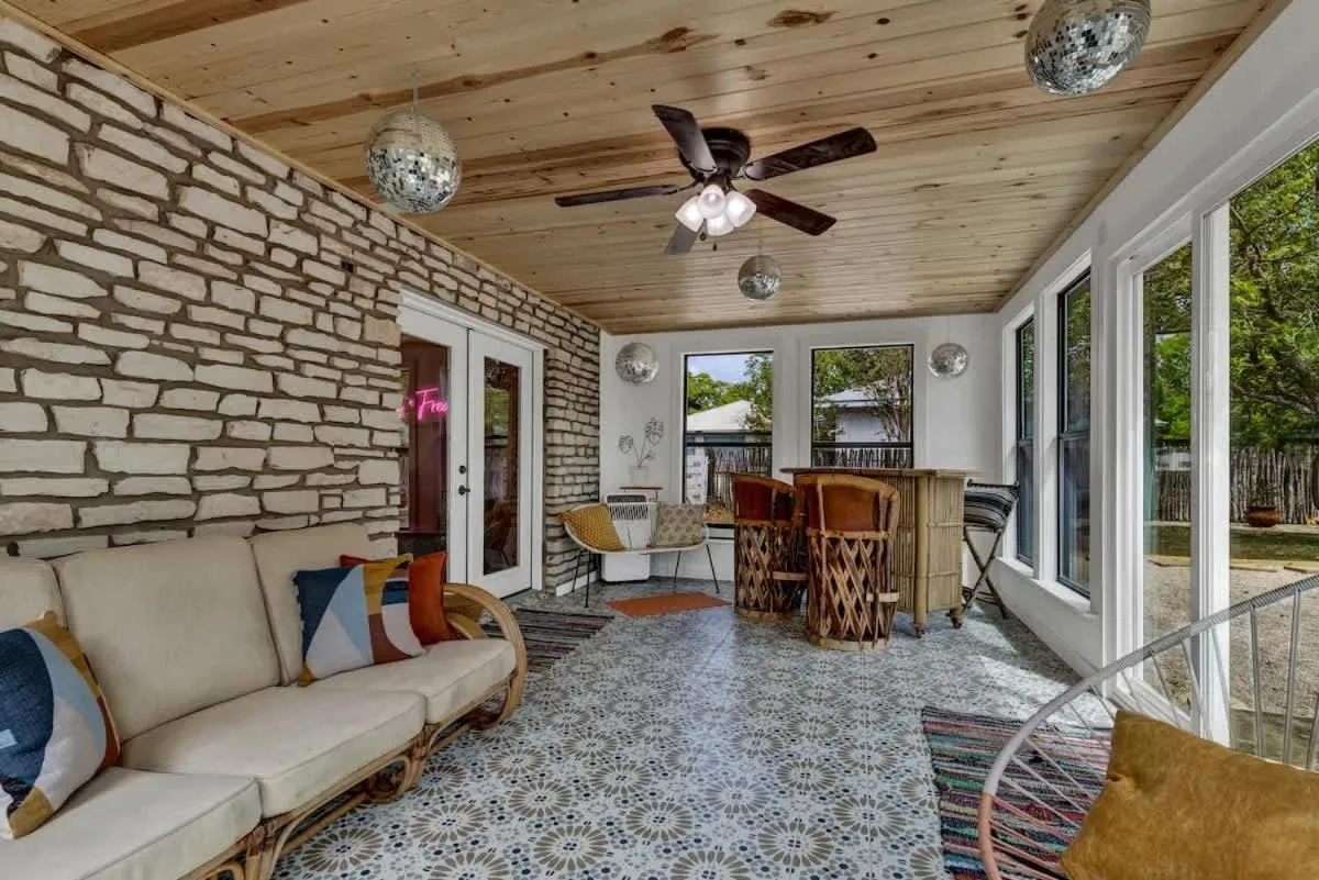 Living room in Eclectic Fun Haus with Hot Tub - 3 Min Drive to Main