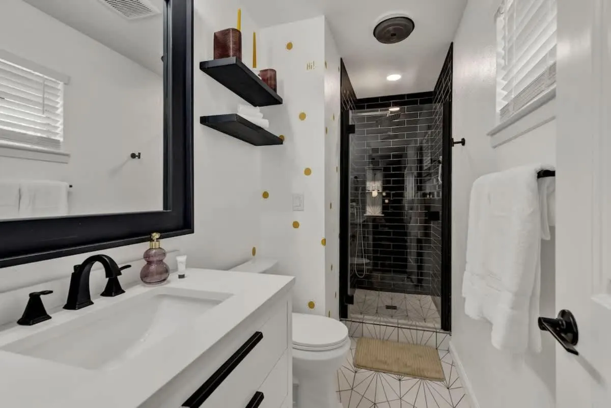 Bathroom in Eclectic Fun Haus with Hot Tub - 3 Min Drive to Main