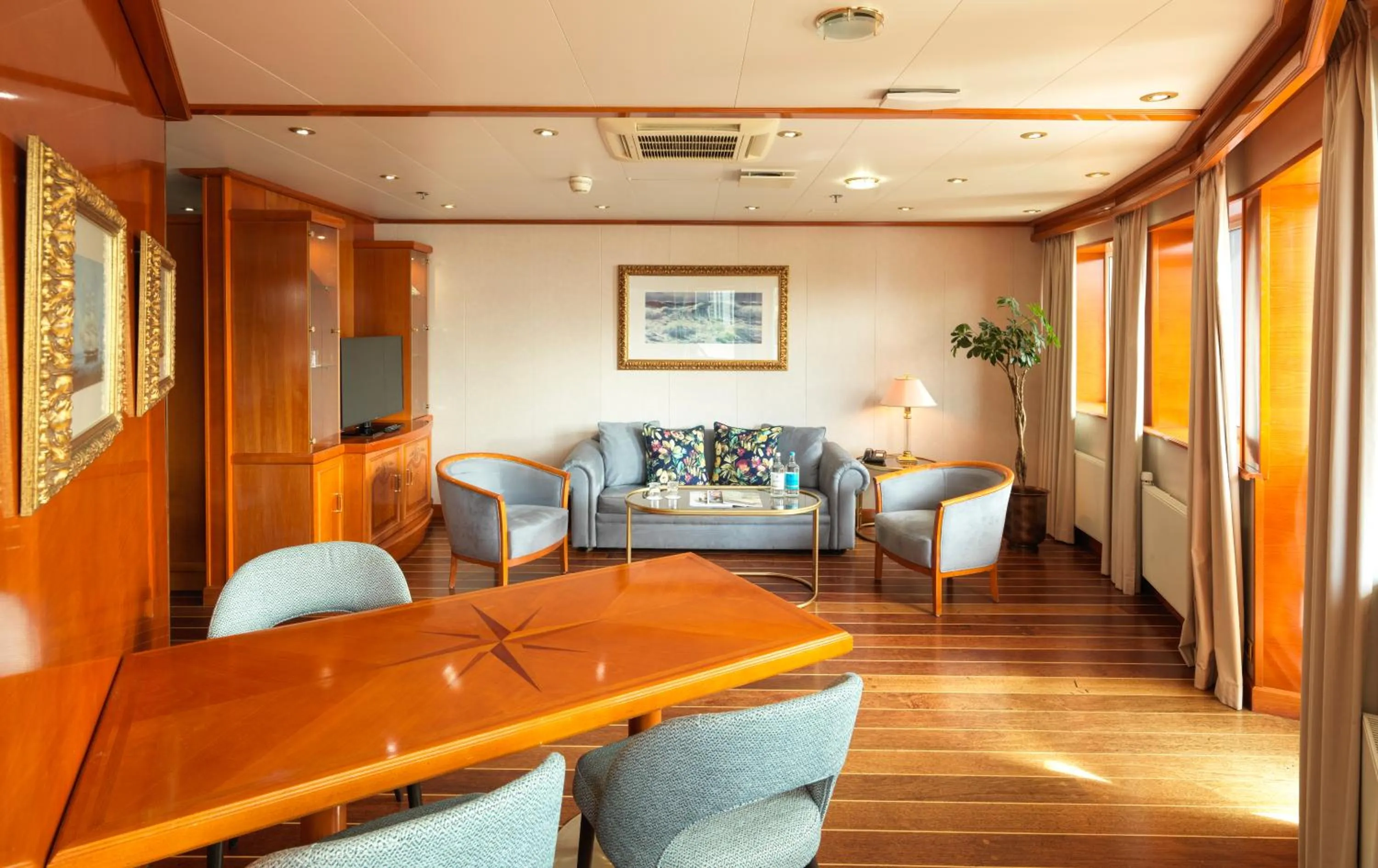 Sunborn London Yacht Hotel