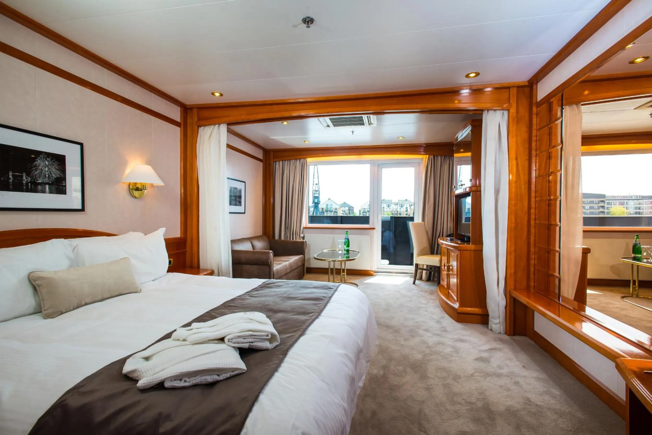 Photo of the whole room, Bed in Sunborn London Yacht Hotel