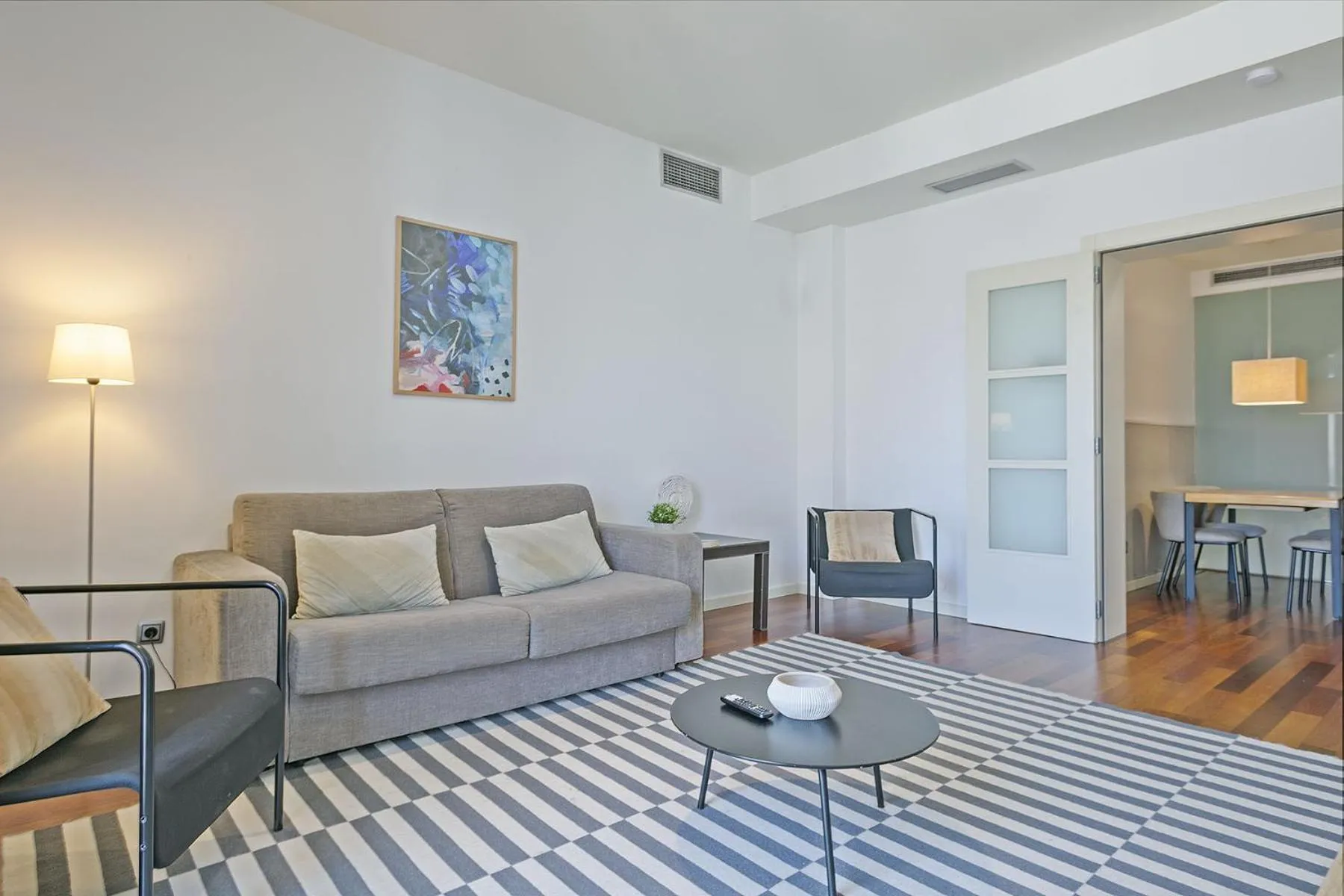 Communal lounge/ TV room in Ola Living Plaza Catalunya