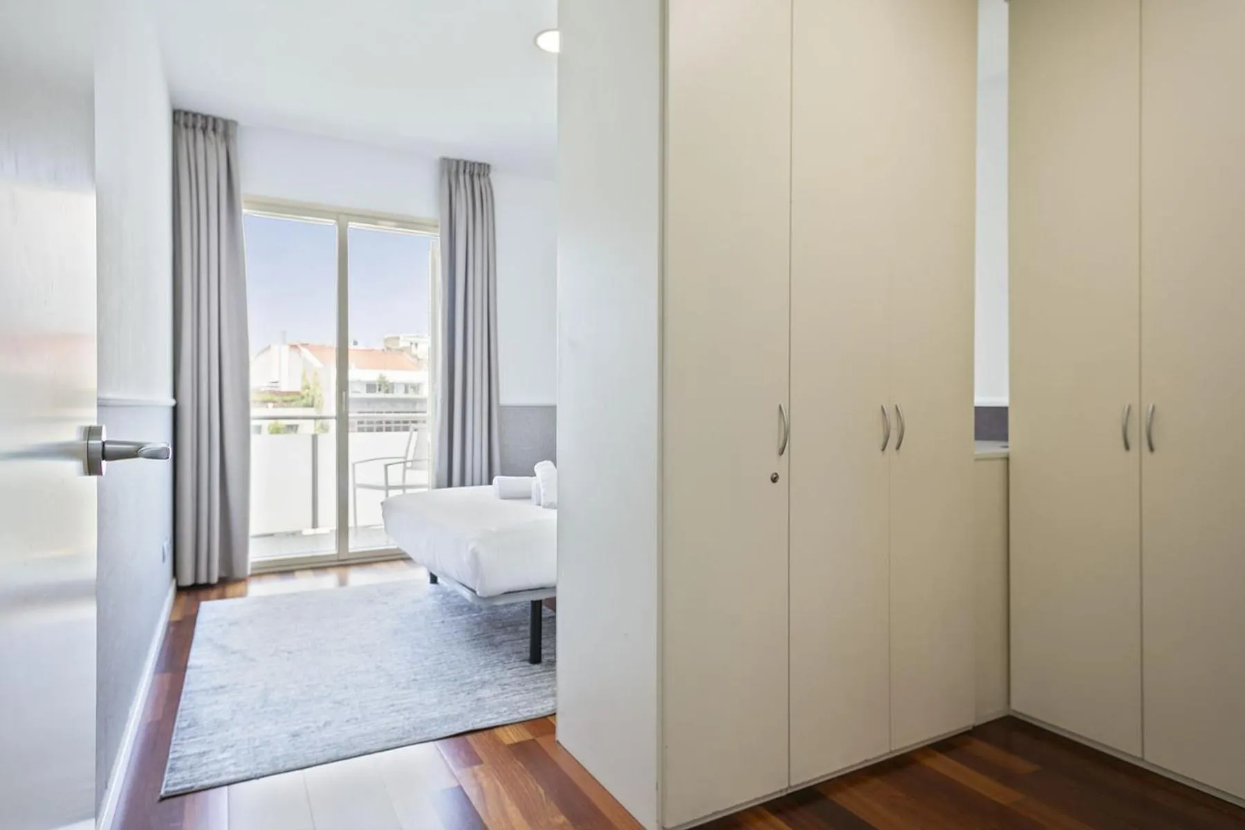 Bed in Ola Living Plaza Catalunya