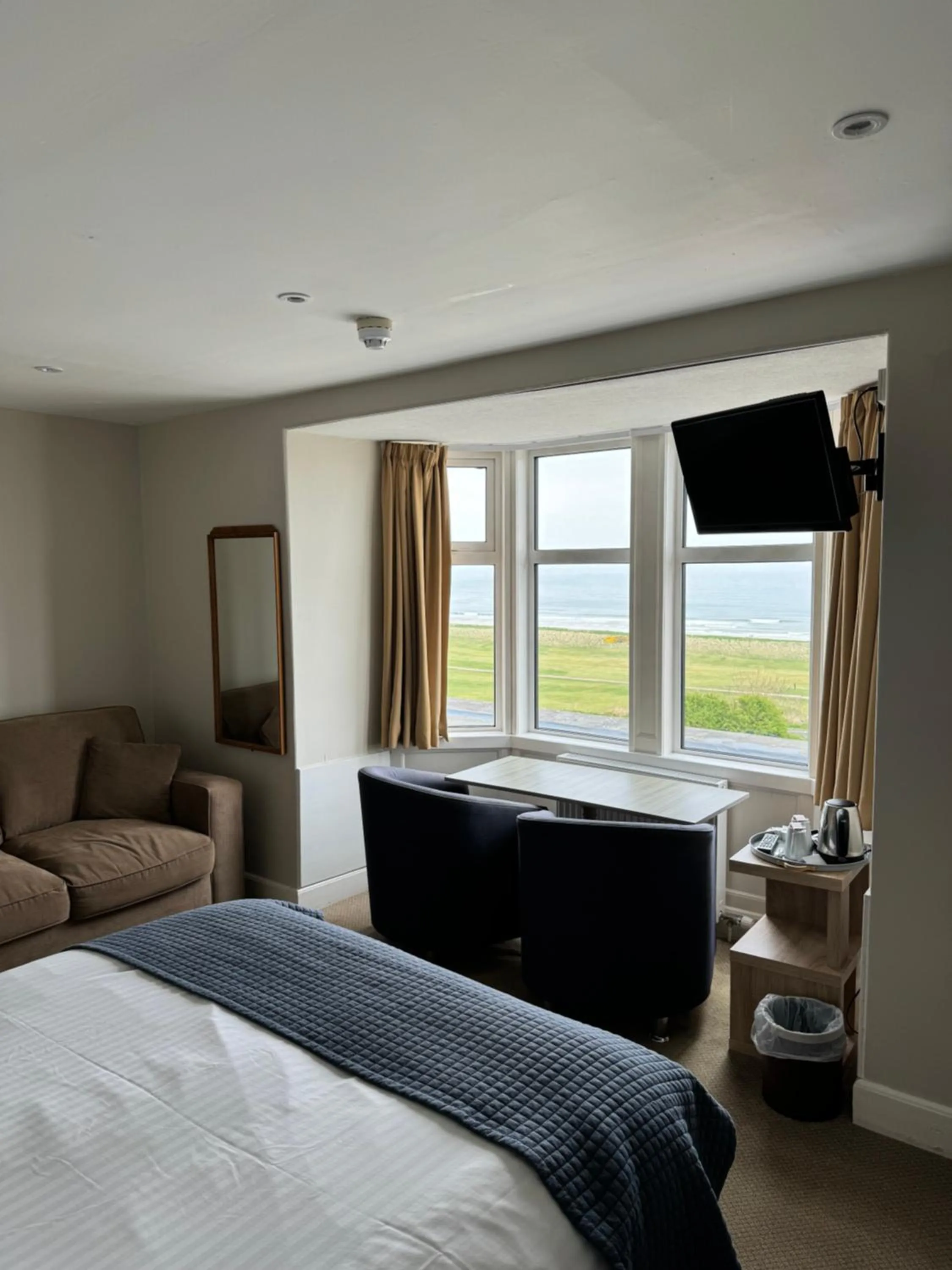 Bed in Cullen Bay Hotel