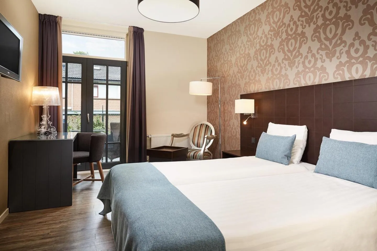 Photo of the whole room, Bed in Romantik Badhotel Renesse