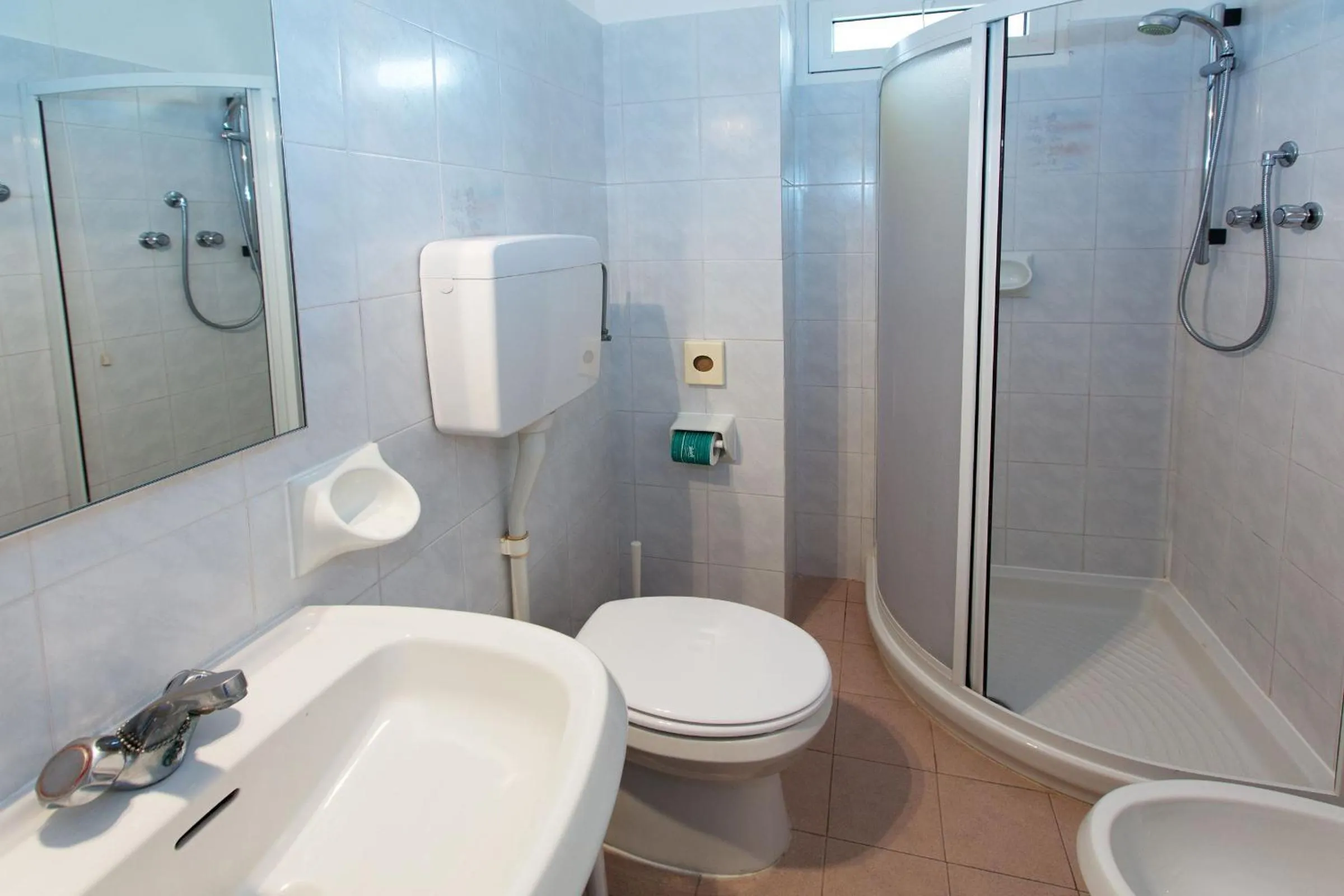 Bathroom in Hotel Mainè