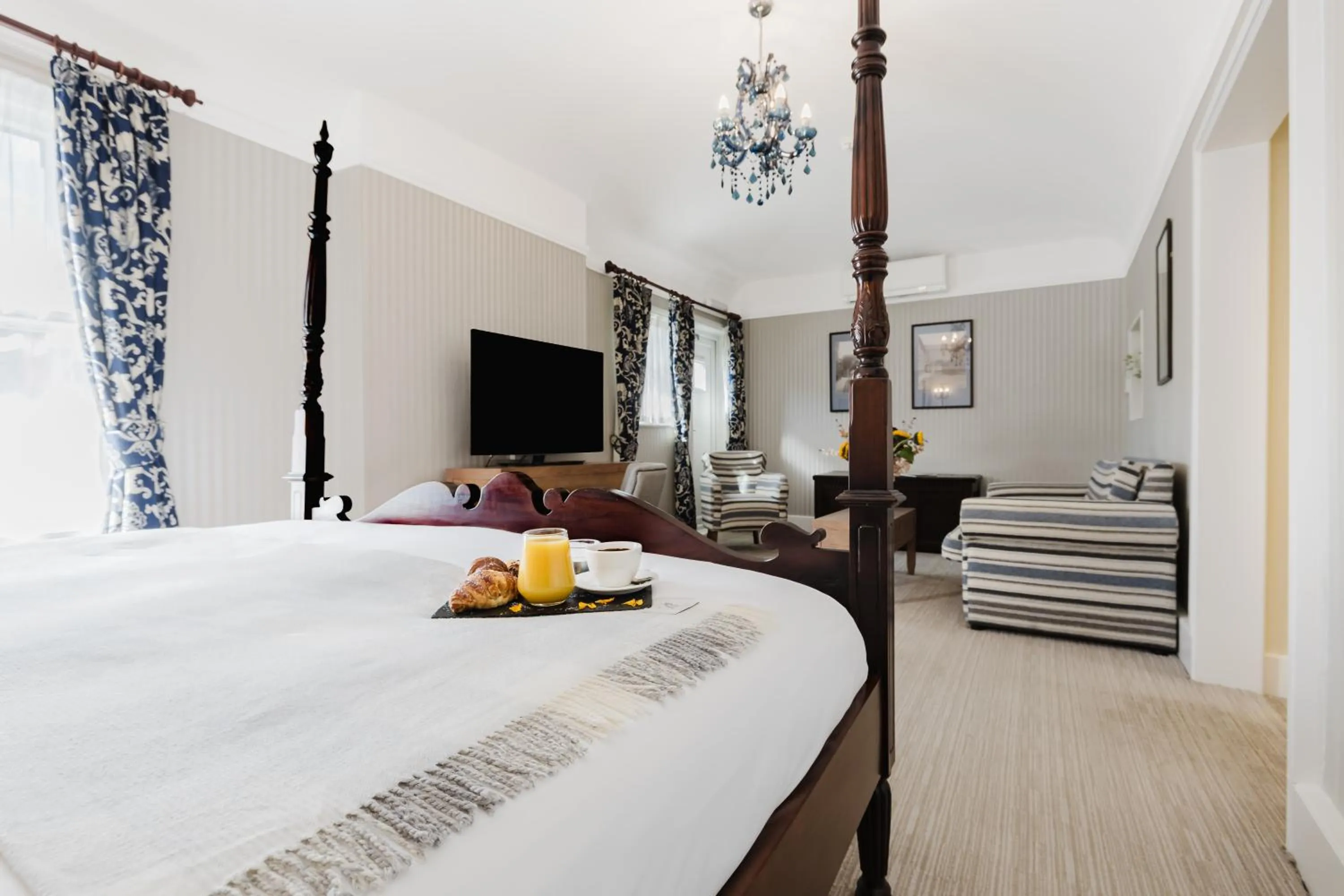 Bed in Winchester Royal Hotel