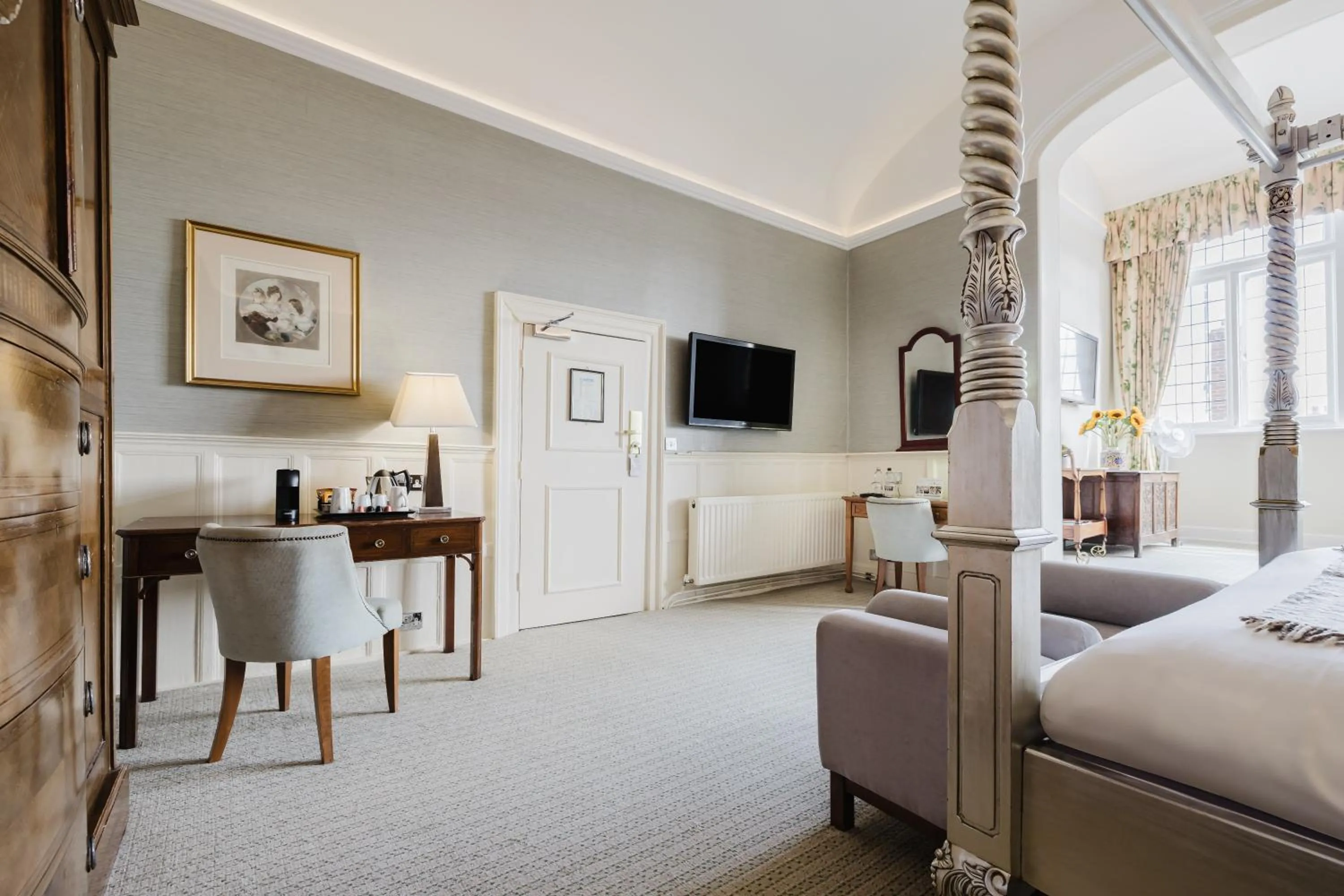 Bed in Winchester Royal Hotel