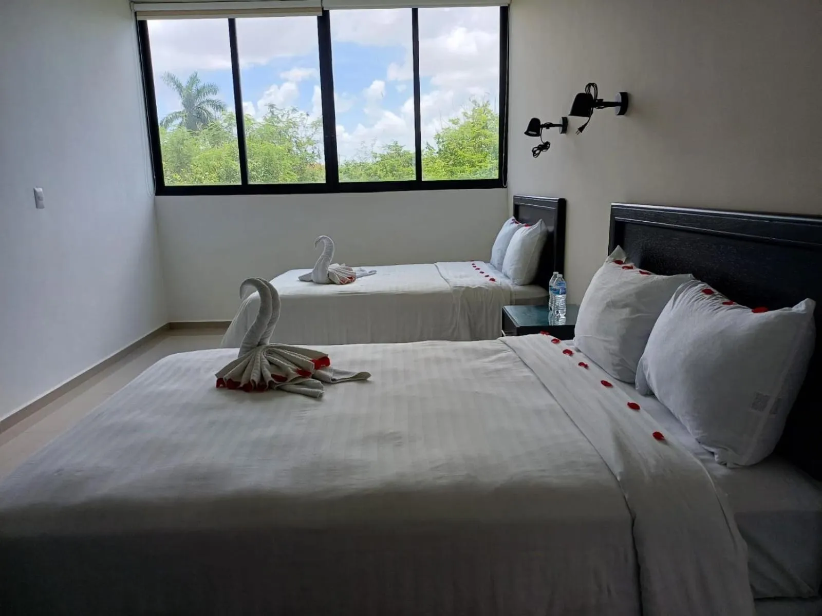 Photo of the whole room, Bed in Hotel & Suites Yuca Ville Siglo XXI
