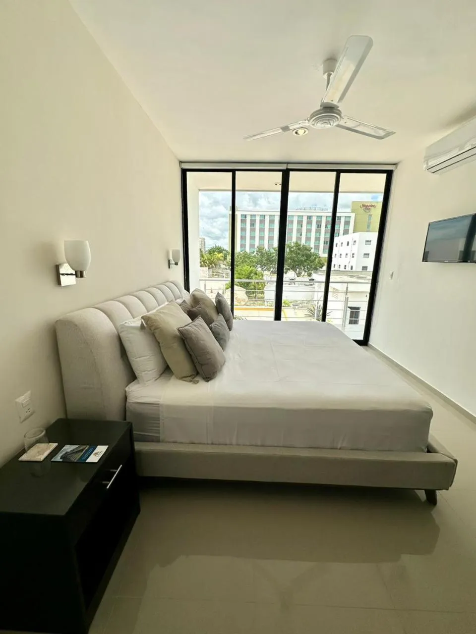 Photo of the whole room, Bed in Hotel & Suites Yuca Ville Siglo XXI