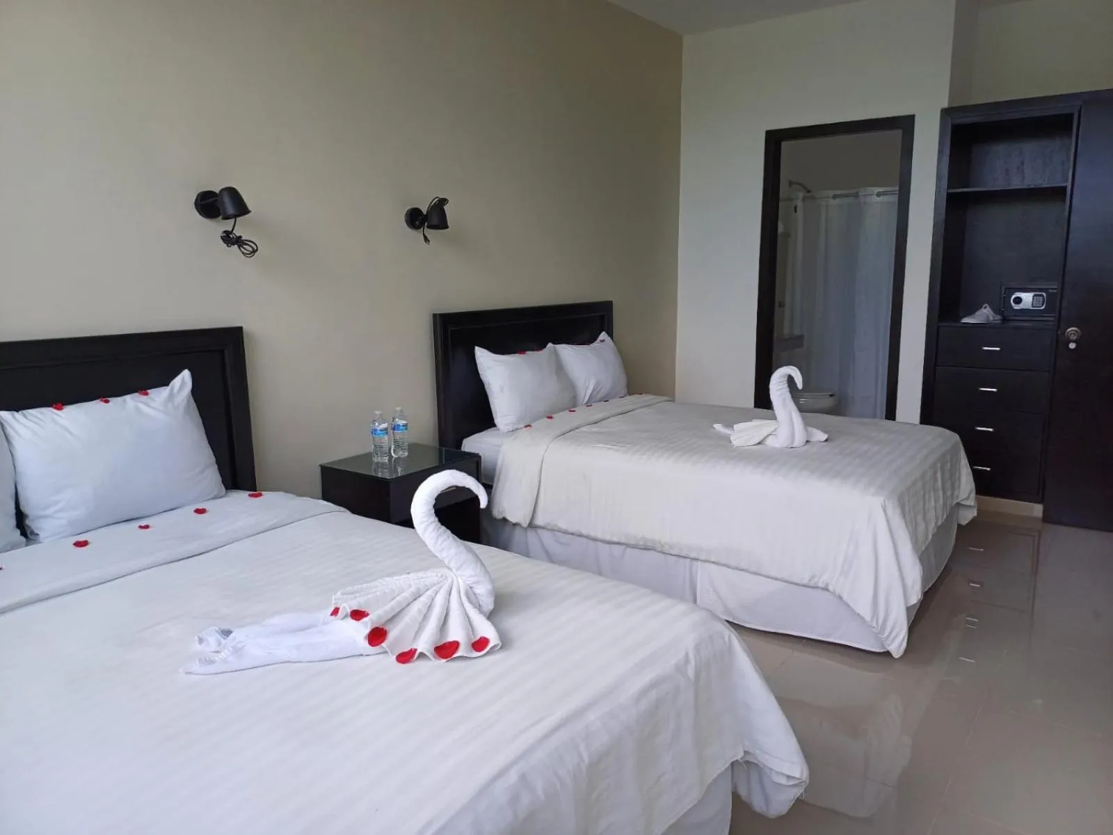 Bedroom, Bed in Hotel & Suites Yuca Ville Siglo XXI