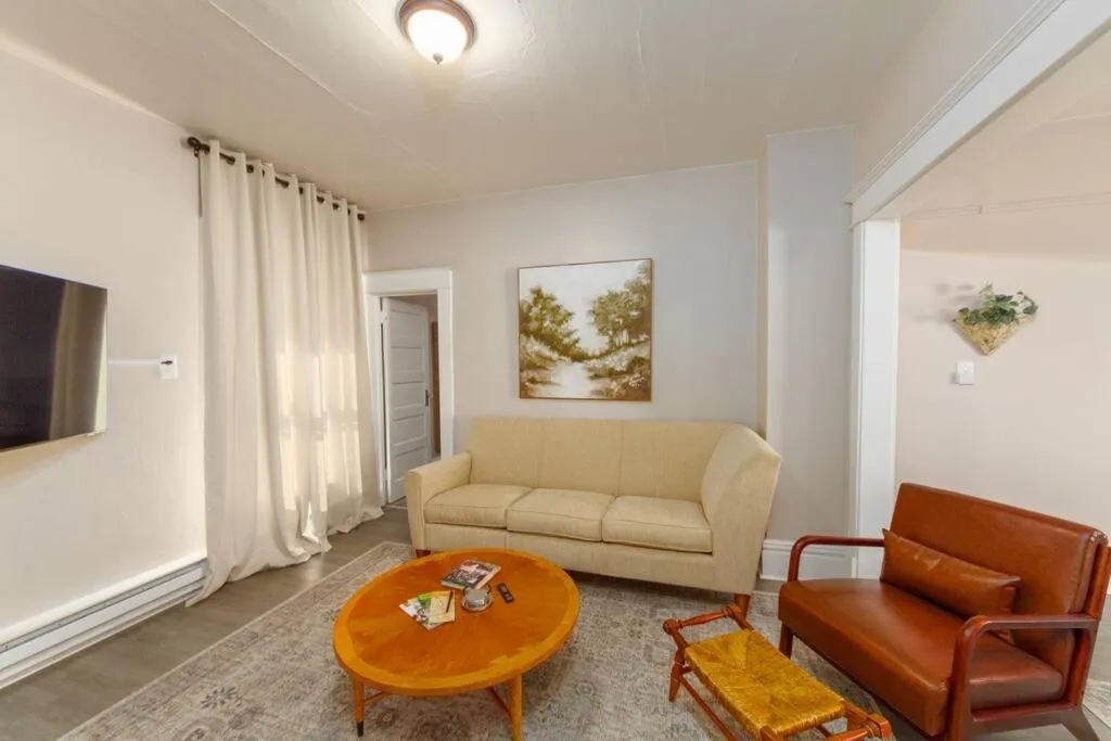 Historic 2 KING BED 1 Bath Near Downtown Spokane