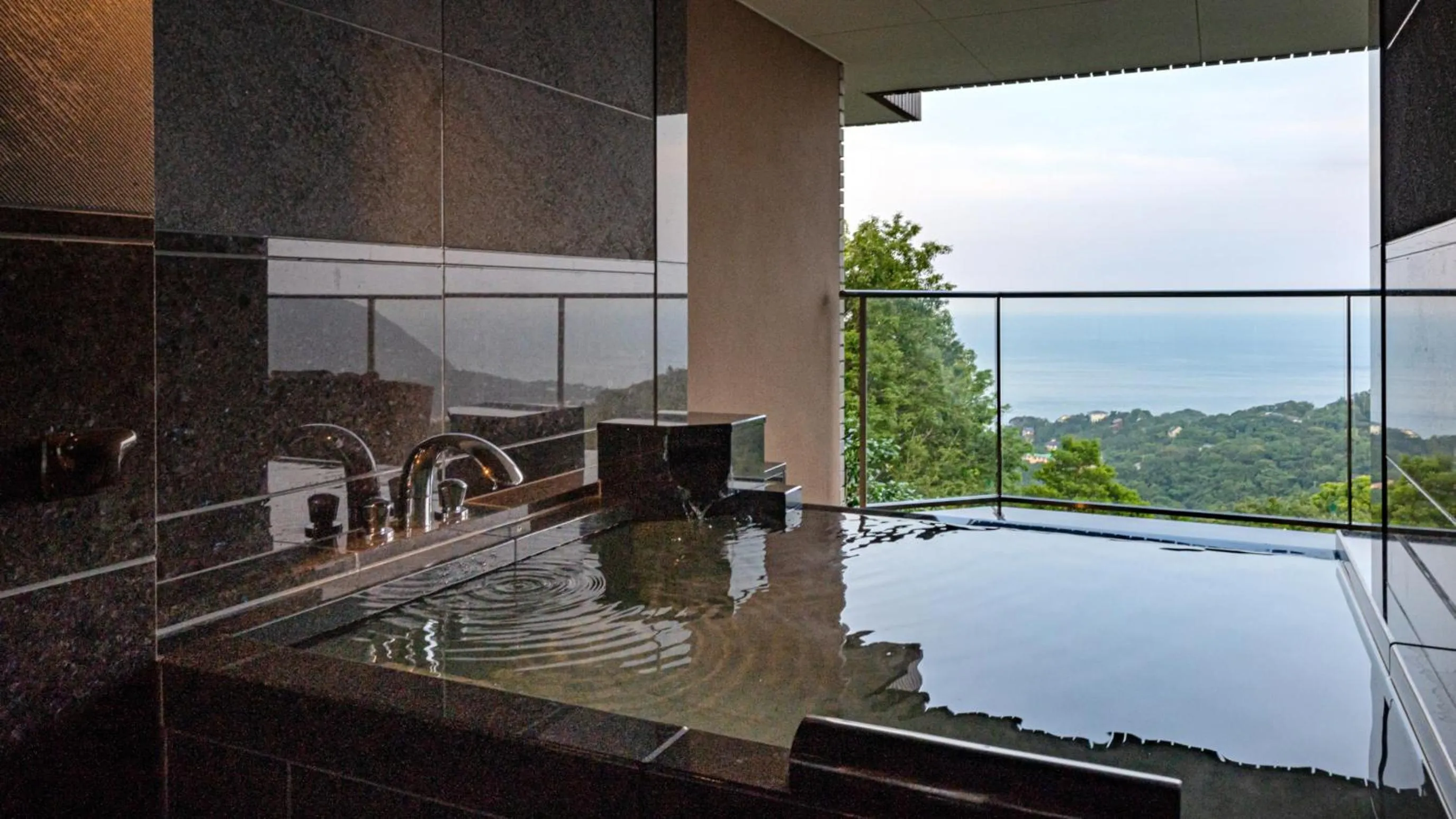 Izu Hotel Resort & Spa